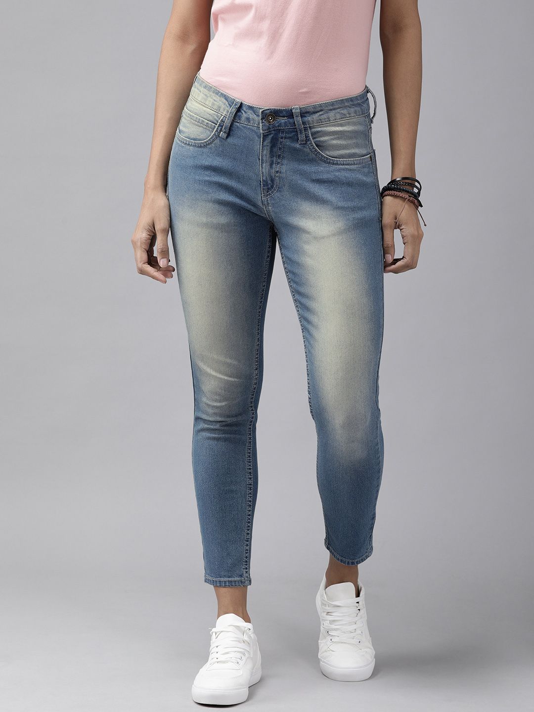 Roadster Women Blue Skinny Fit Mid-Rise Clean Look Stretchable Cropped Jeans