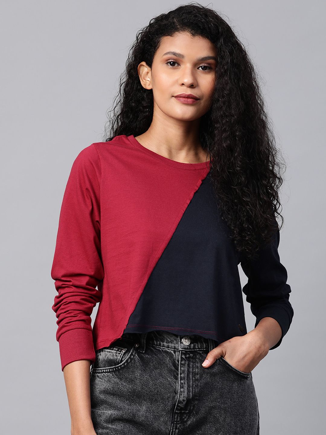 Roadster Women Maroon & Navy Blue Colourblocked Round Neck T-shirt