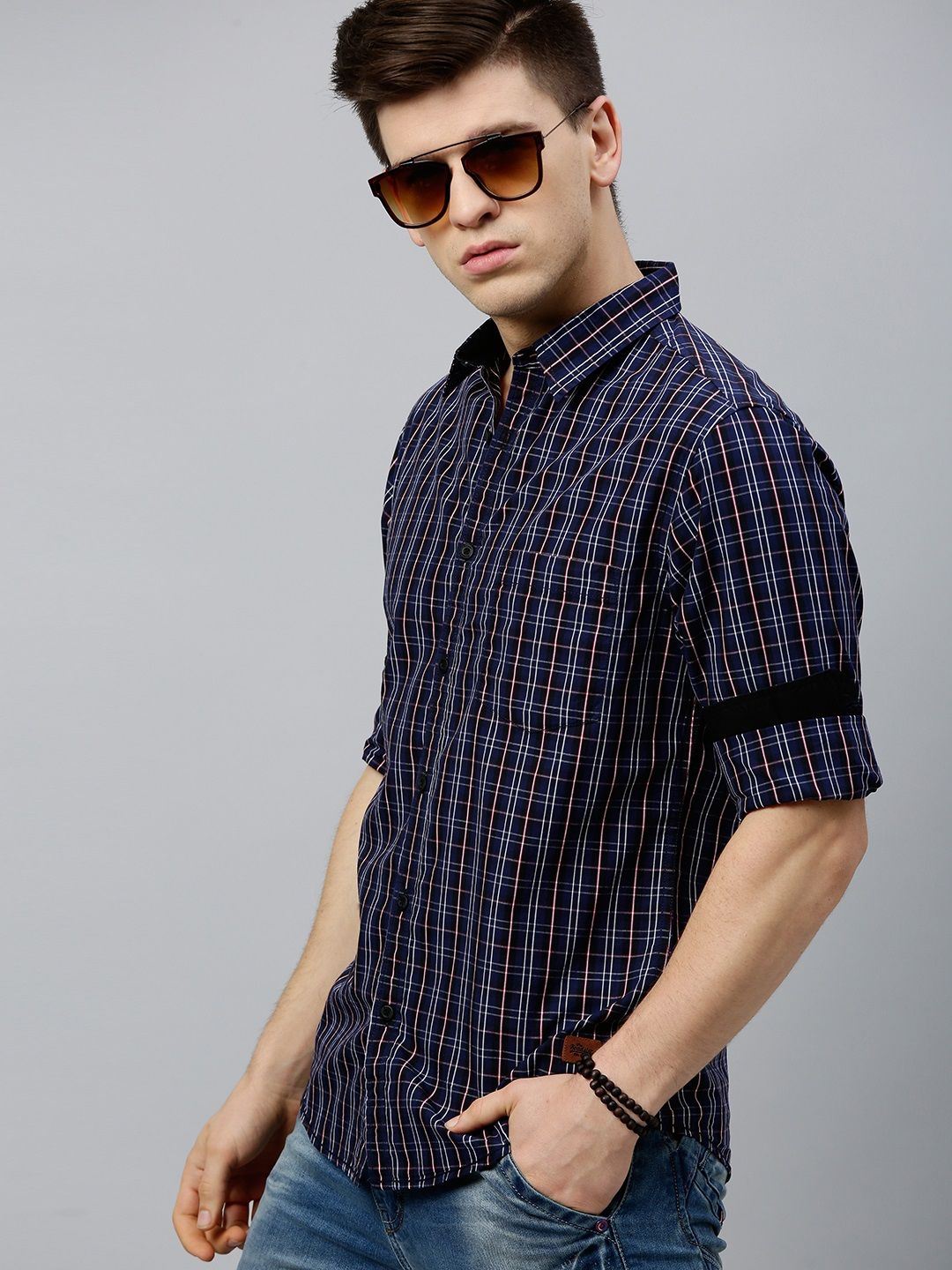 Roadster Men Navy Blue & White Regular Fit Checked Casual Shirt
