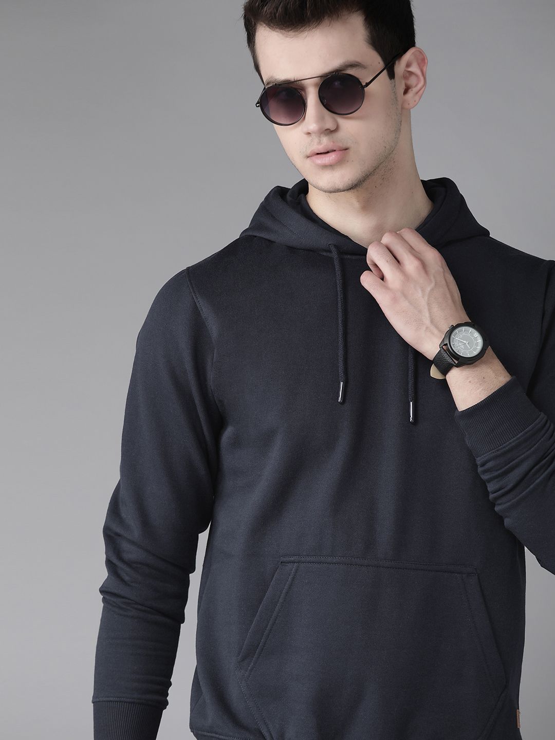 Roadster Roadster Men Navy Blue Solid Hooded Sweatshirt
