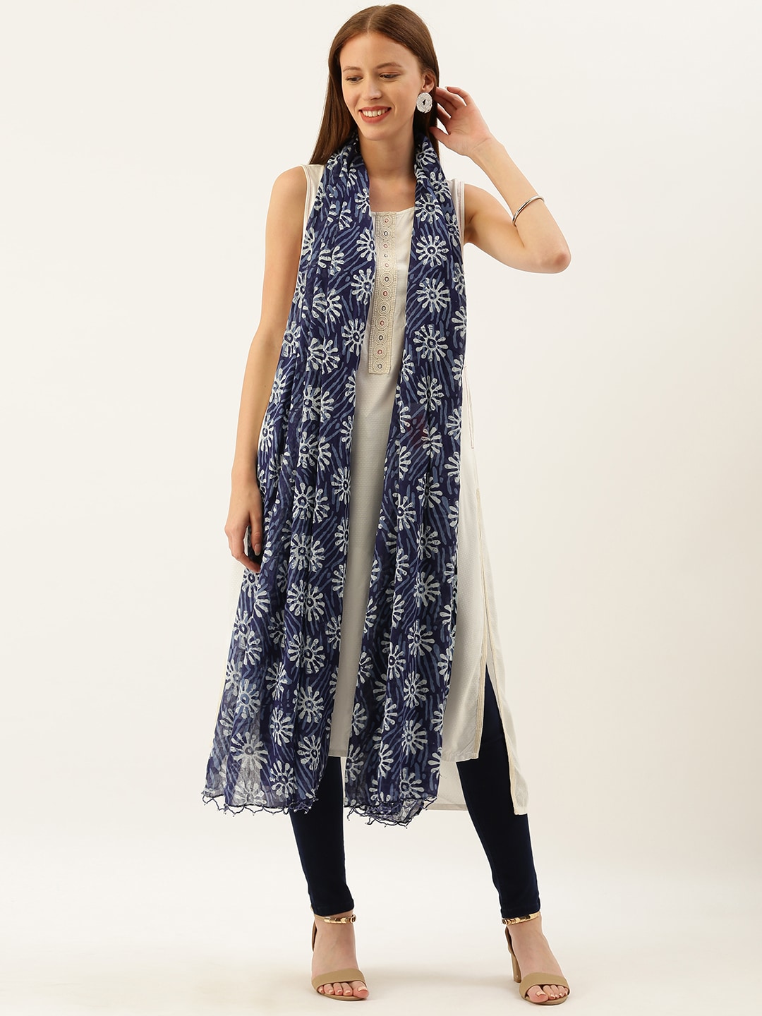 Shaily Navy Blue & White Floral Printed Dupatta Price in India