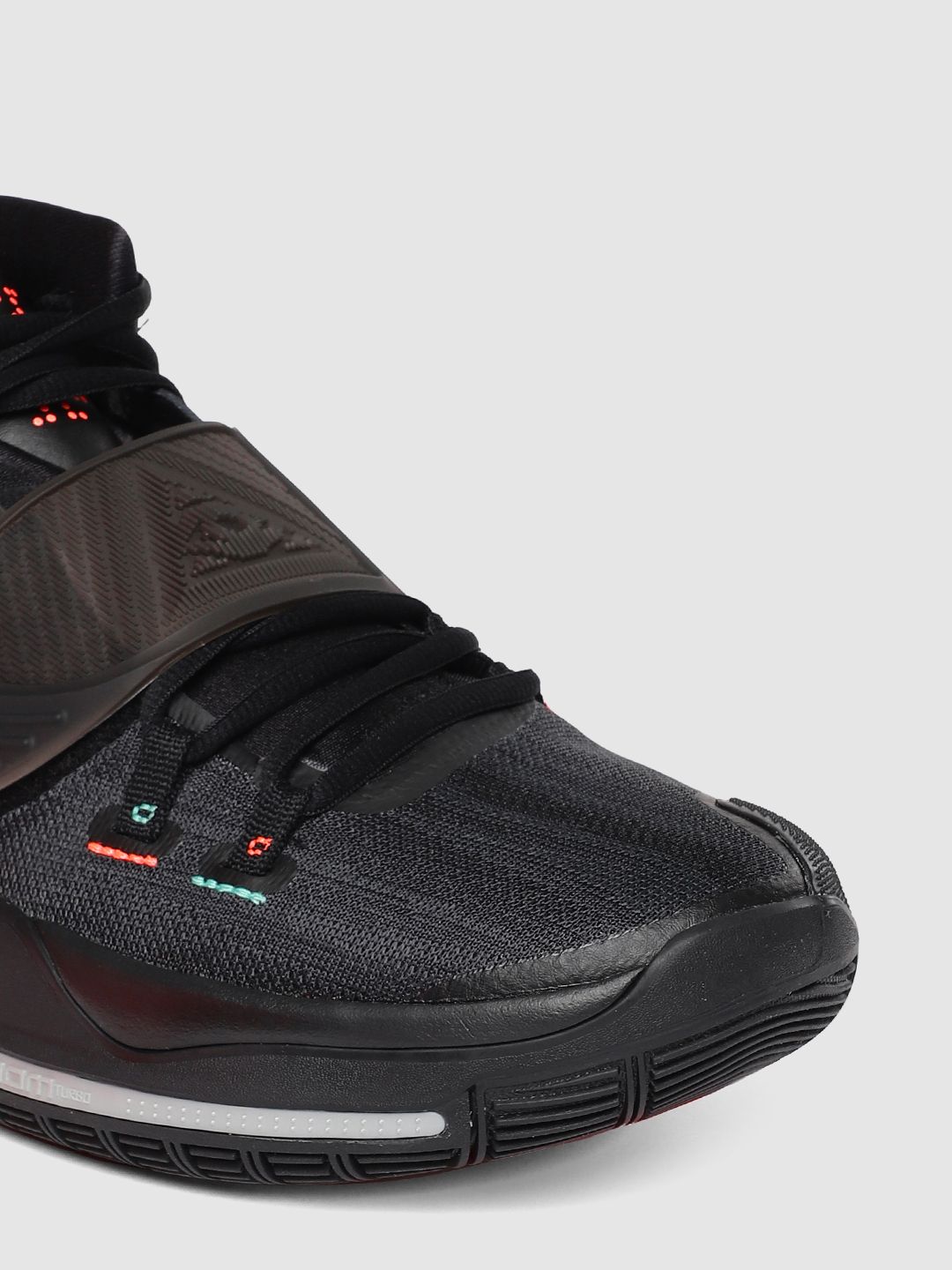 kyrie 6 triple black