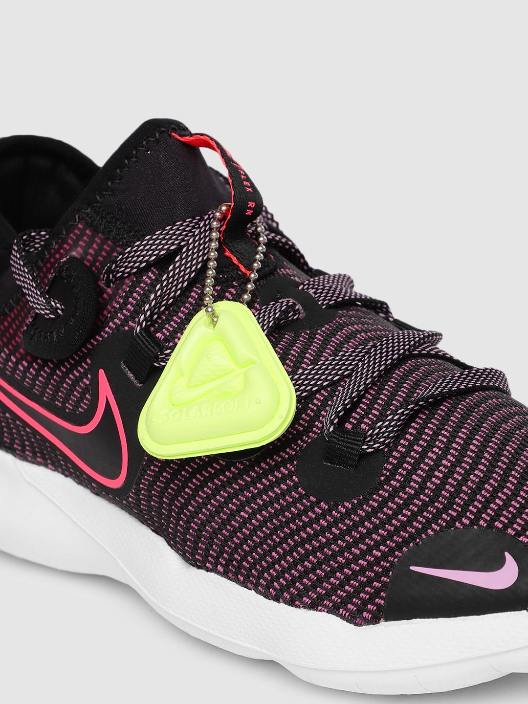 nike womens flex 2020