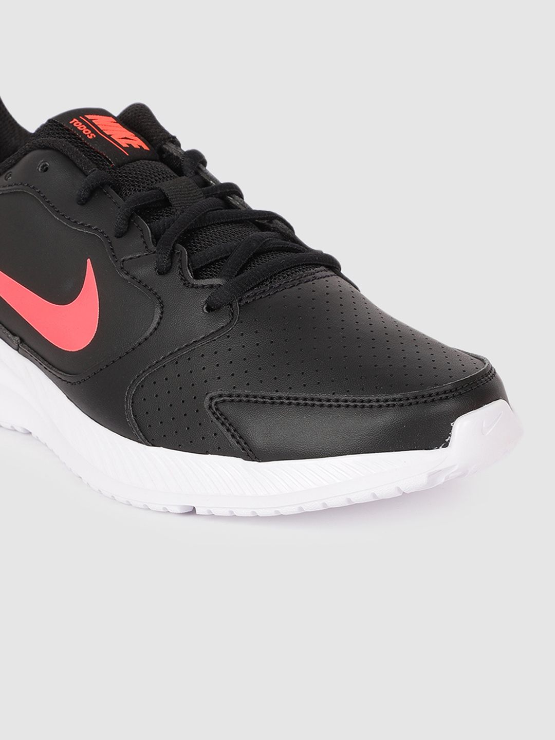nike women's todos shoes