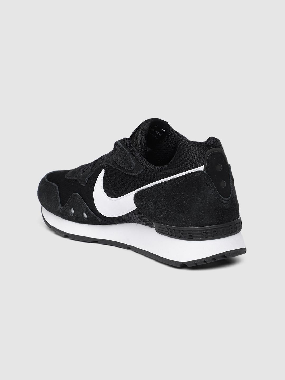 nike venture runner women's running shoes