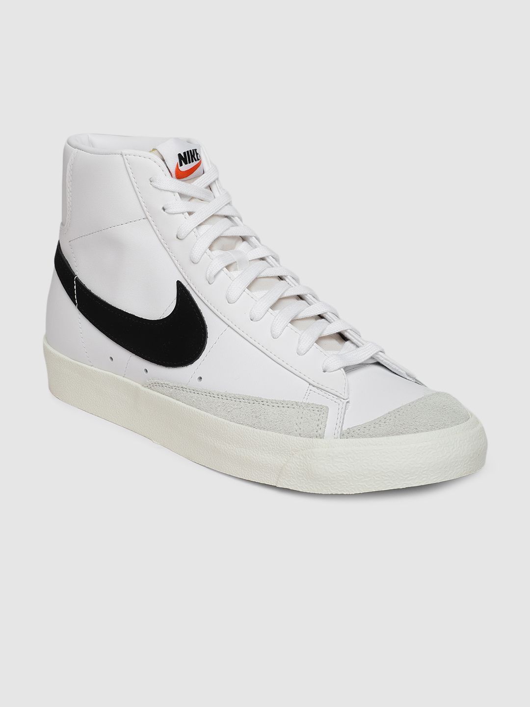 Nike Men White BLAZER MID '77 VNTG High-Top Basketball Shoes