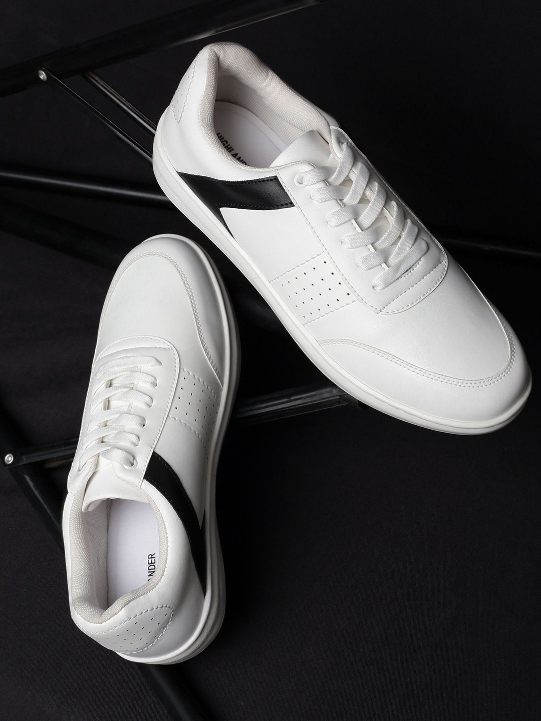 HIGHLANDER Men White Solid Sneakers
