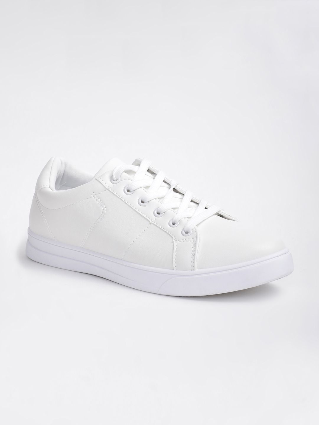 HIGHLANDER Men White Solid Sneakers