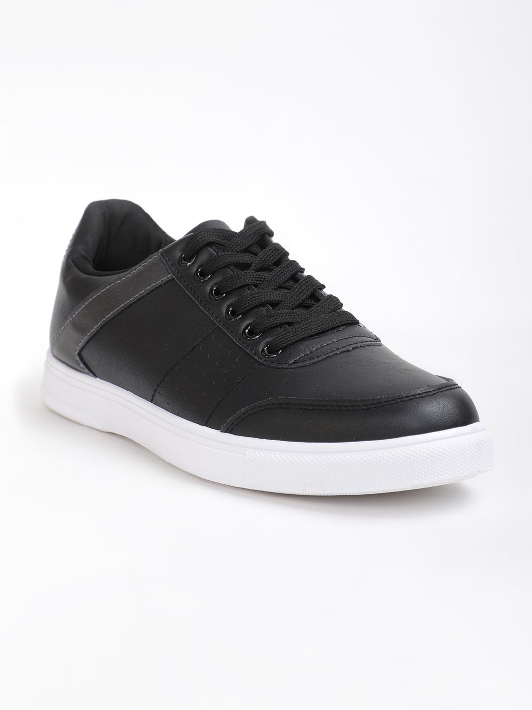 HIGHLANDER Men Black Solid Sneakers