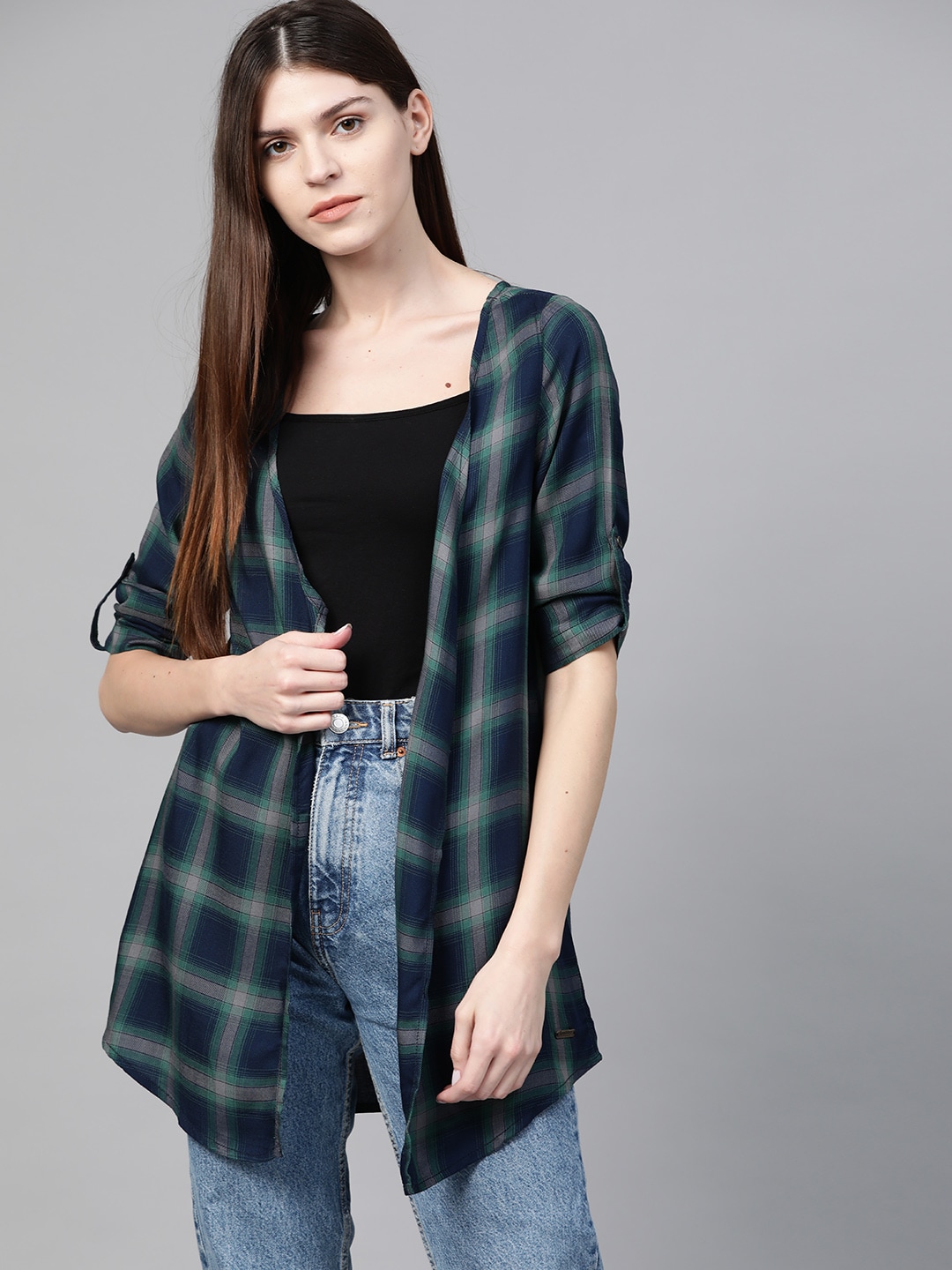 Roadster Women Navy Blue & Green Checked Open Front Shrug Price in India