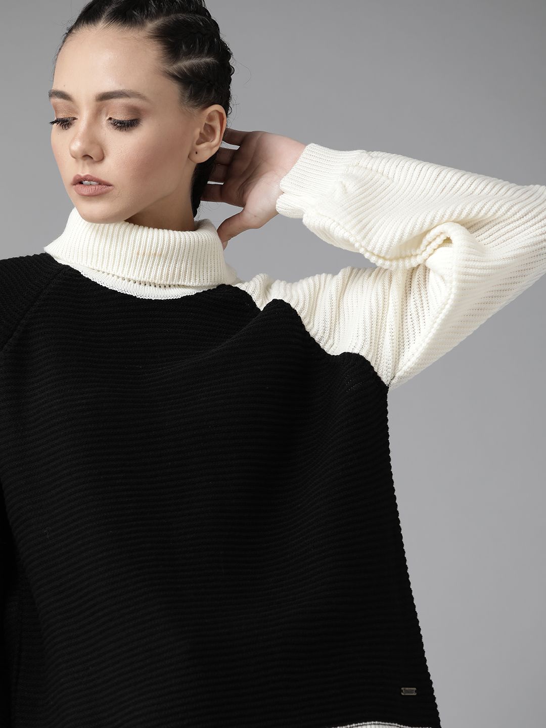 Roadster Women Black & Cream-Coloured Self Striped Pullover Sweater Price in India