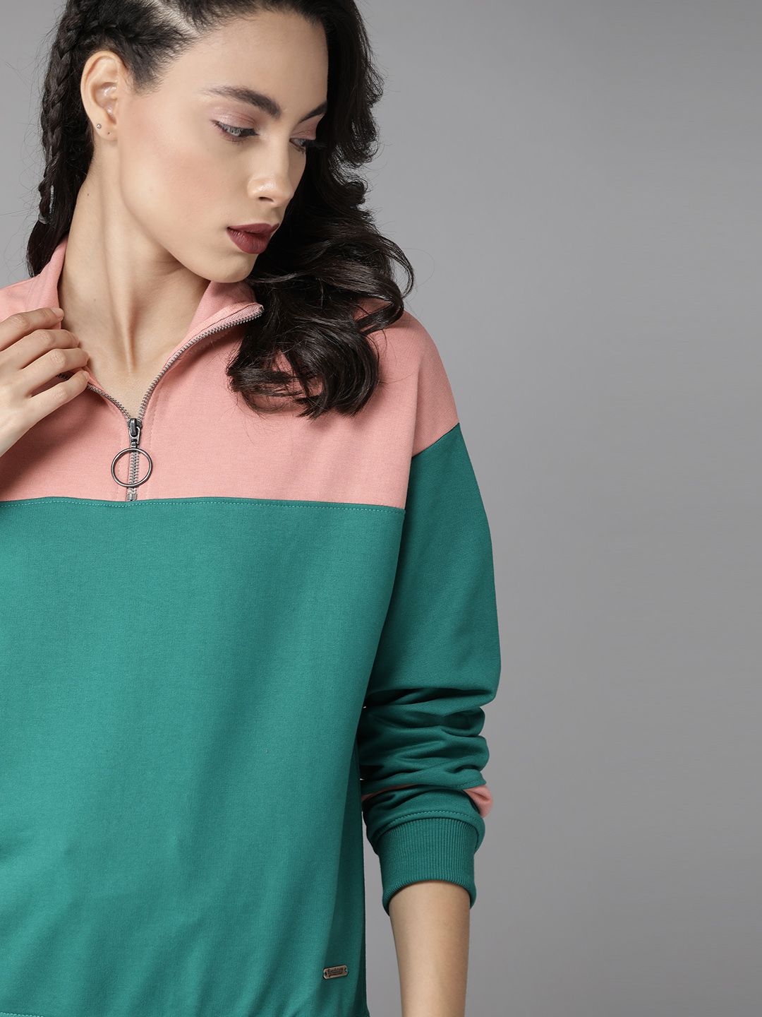 Roadster Women Green & Pink Colourblocked Sweatshirt Price in India