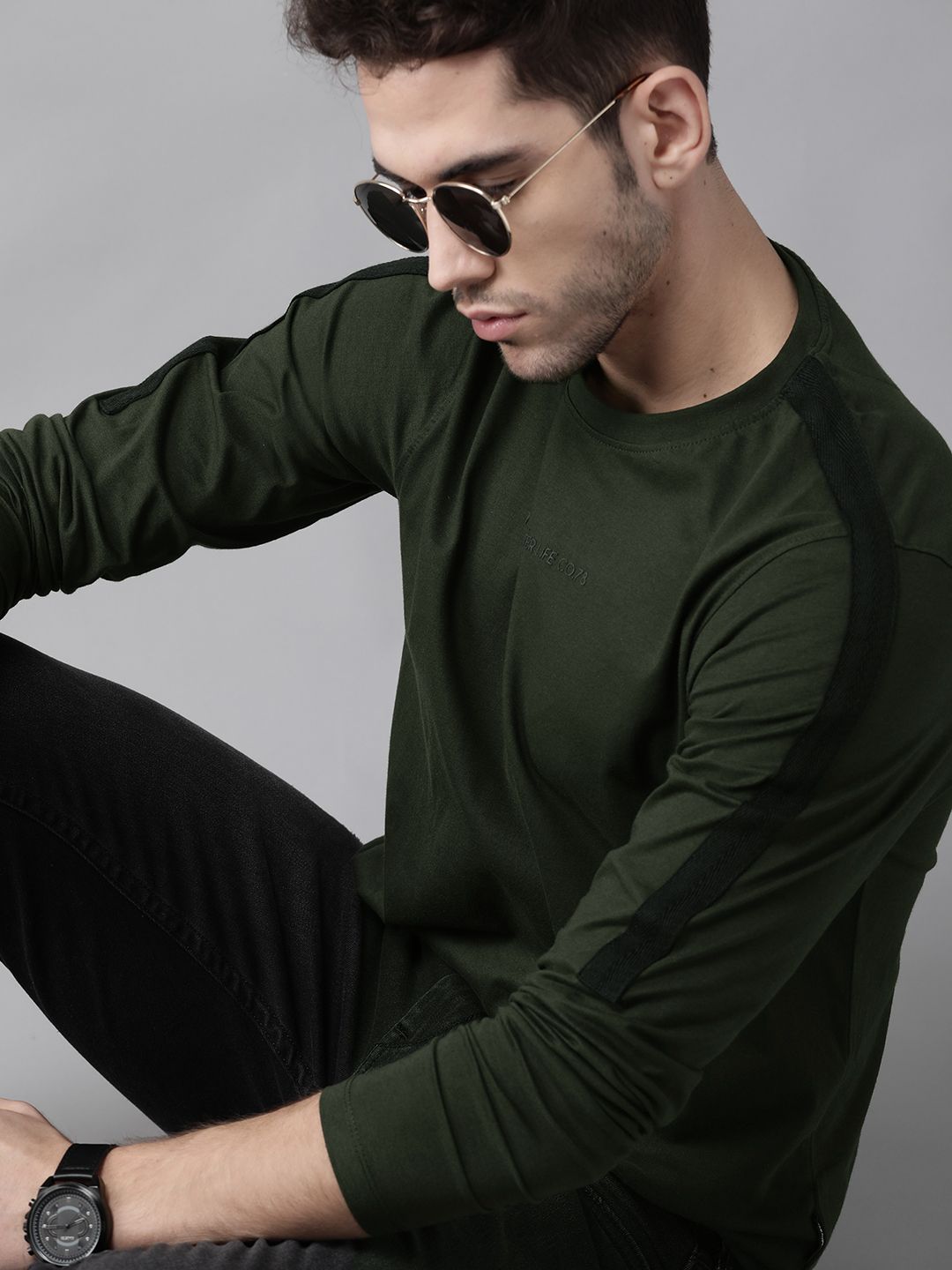 Roadster Men Olive Green Solid Round Neck T-shirt