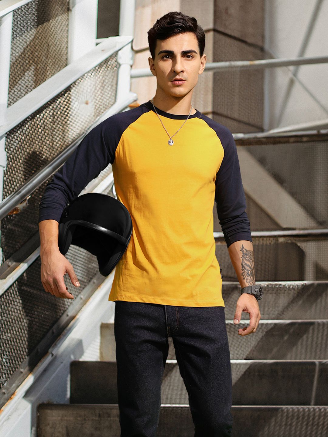 Roadster Men Mustard Solid Round Neck T-shirt