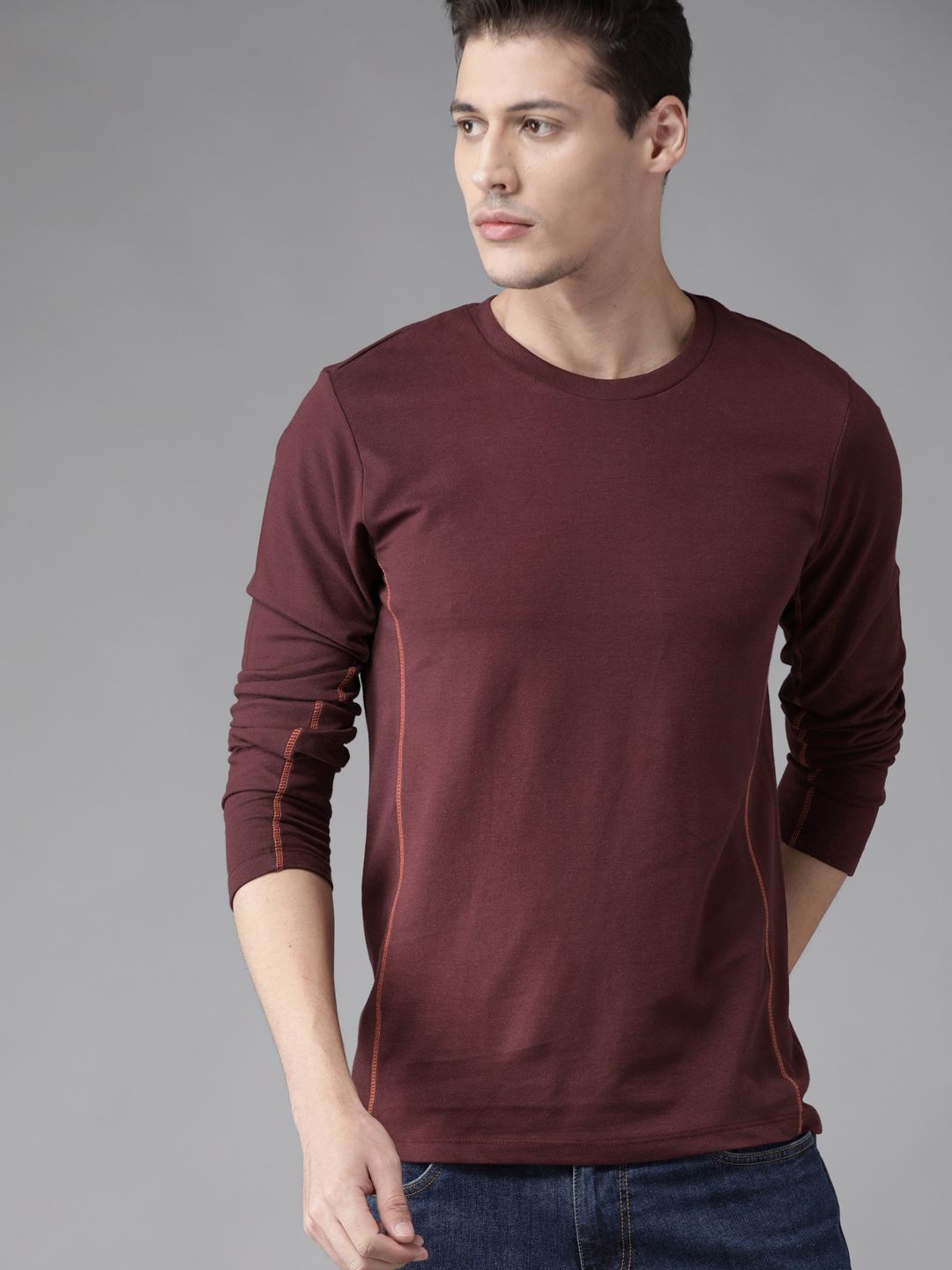 Roadster Men Burgundy Solid Round Neck T-shirt