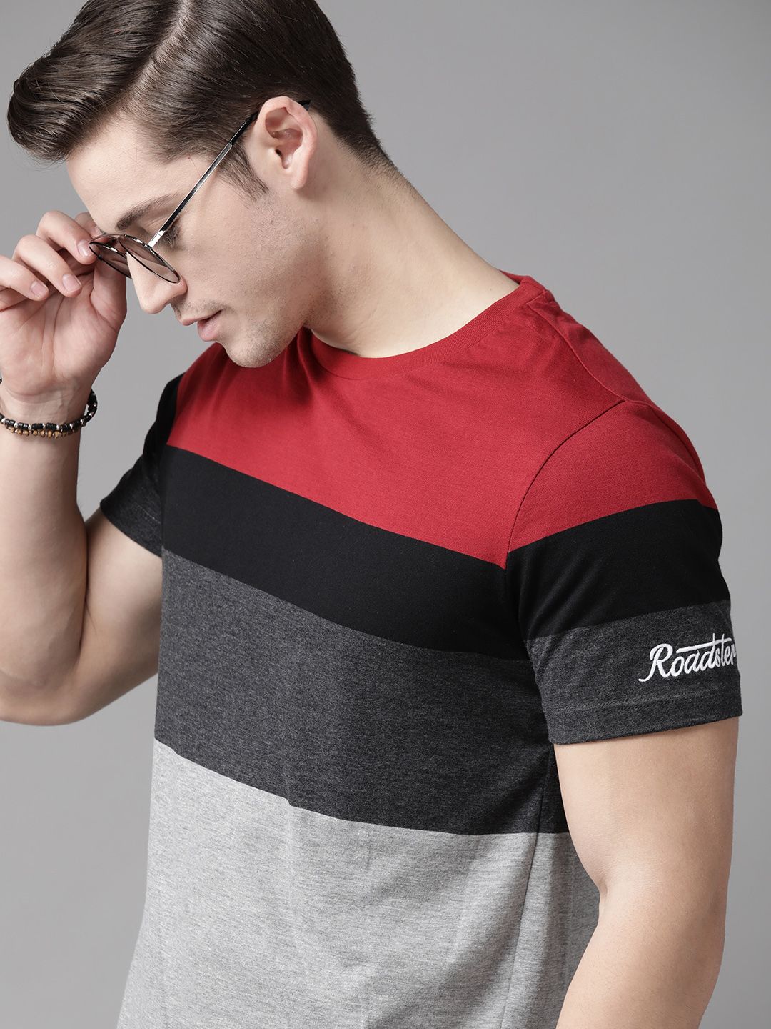 Roadster Men Grey & Red  Cotton Colourblocked Round Neck T-shirt