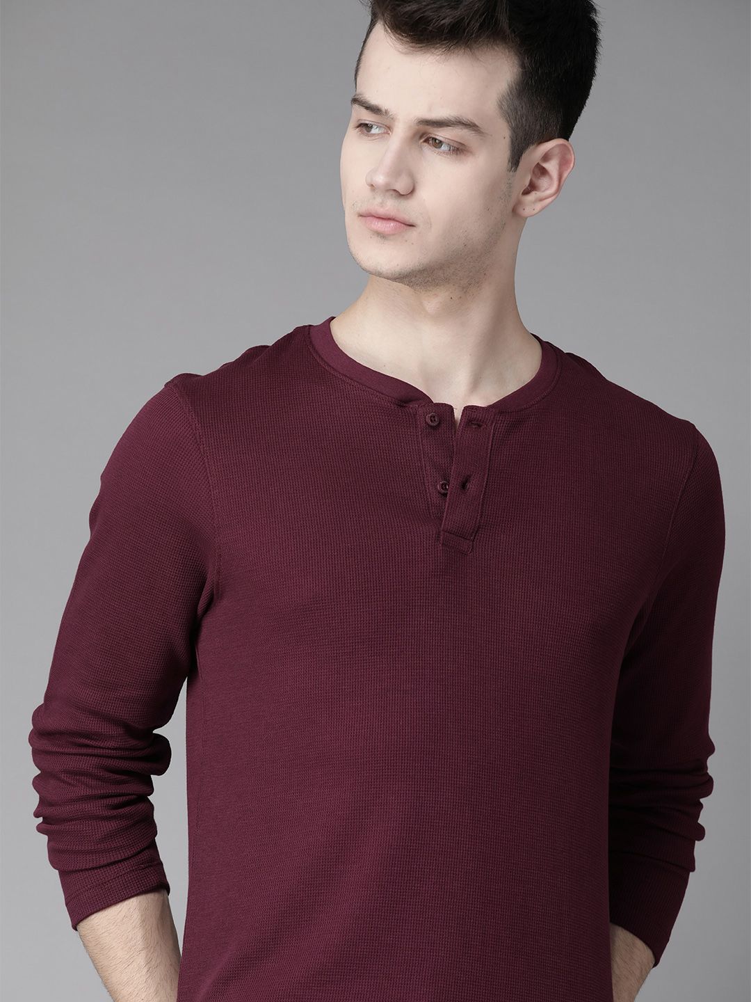 Roadster Men Burgundy Solid Henley Neck T-shirt