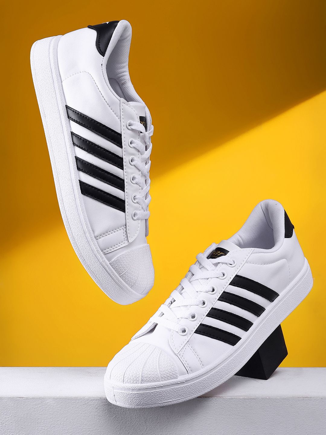 Sparx Men Striped Comfort Insole Basics Sneakers