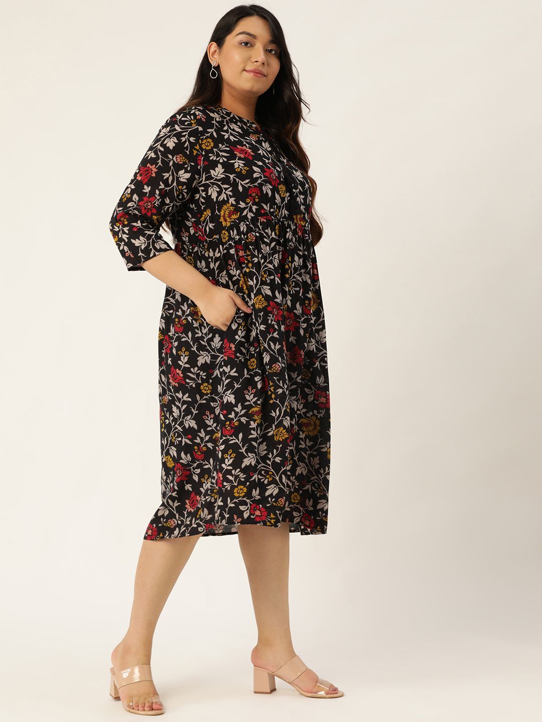 Sztori Women Black & Off-White Floral Print Plus Size A-Line Dress