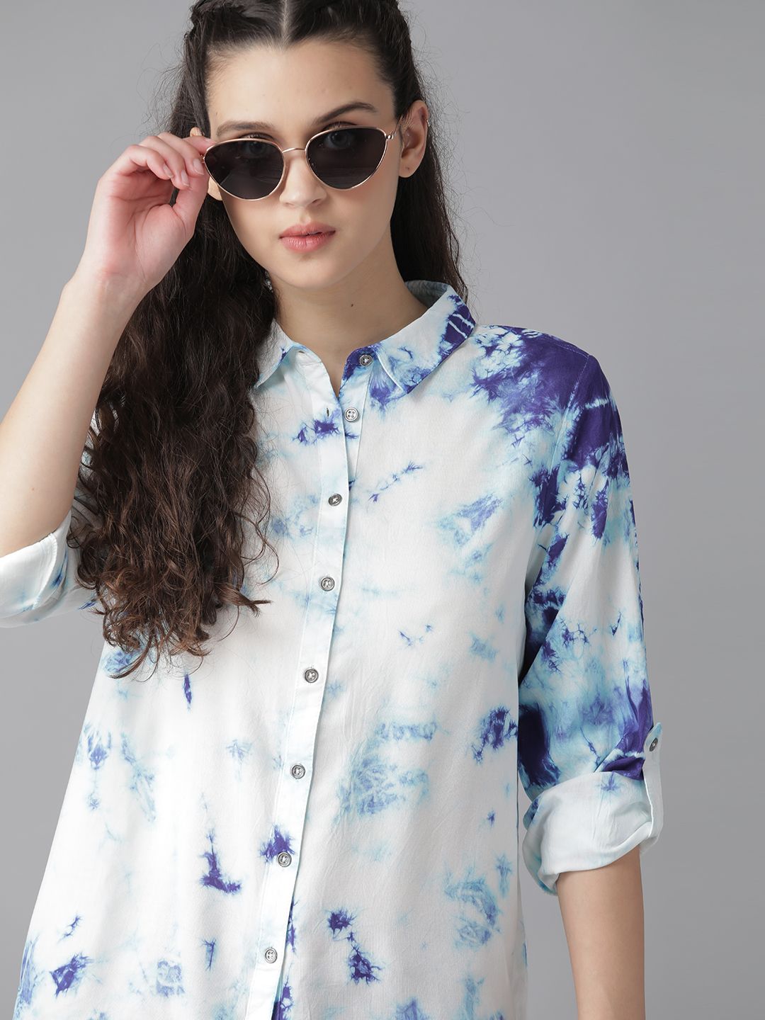 Roadster Women White & Blue Regular Fit Dyed Casual Shirt