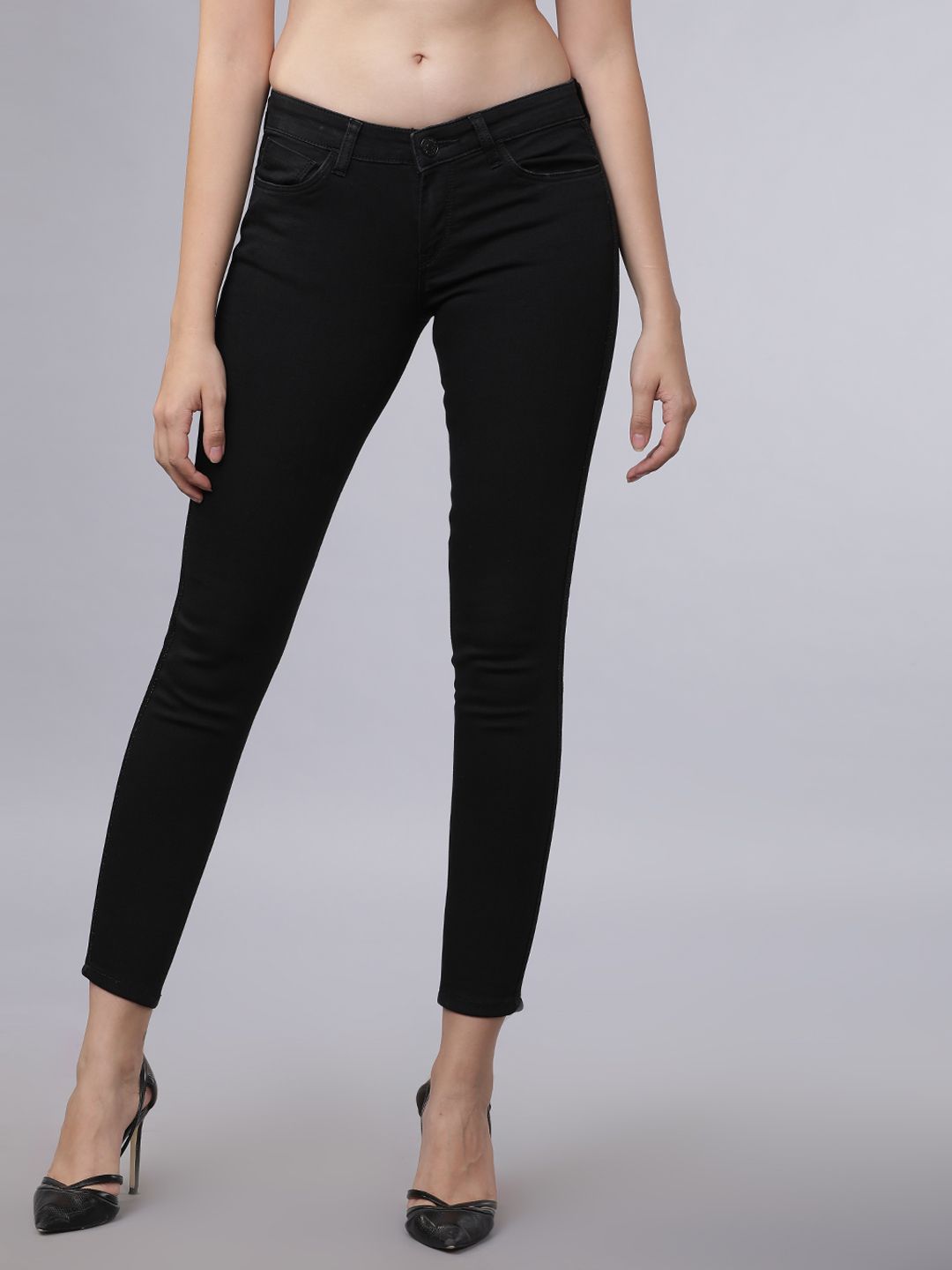 Tokyo Talkies Women Black Slim Fit High-Rise Mildly Distressed Jeans Price in India