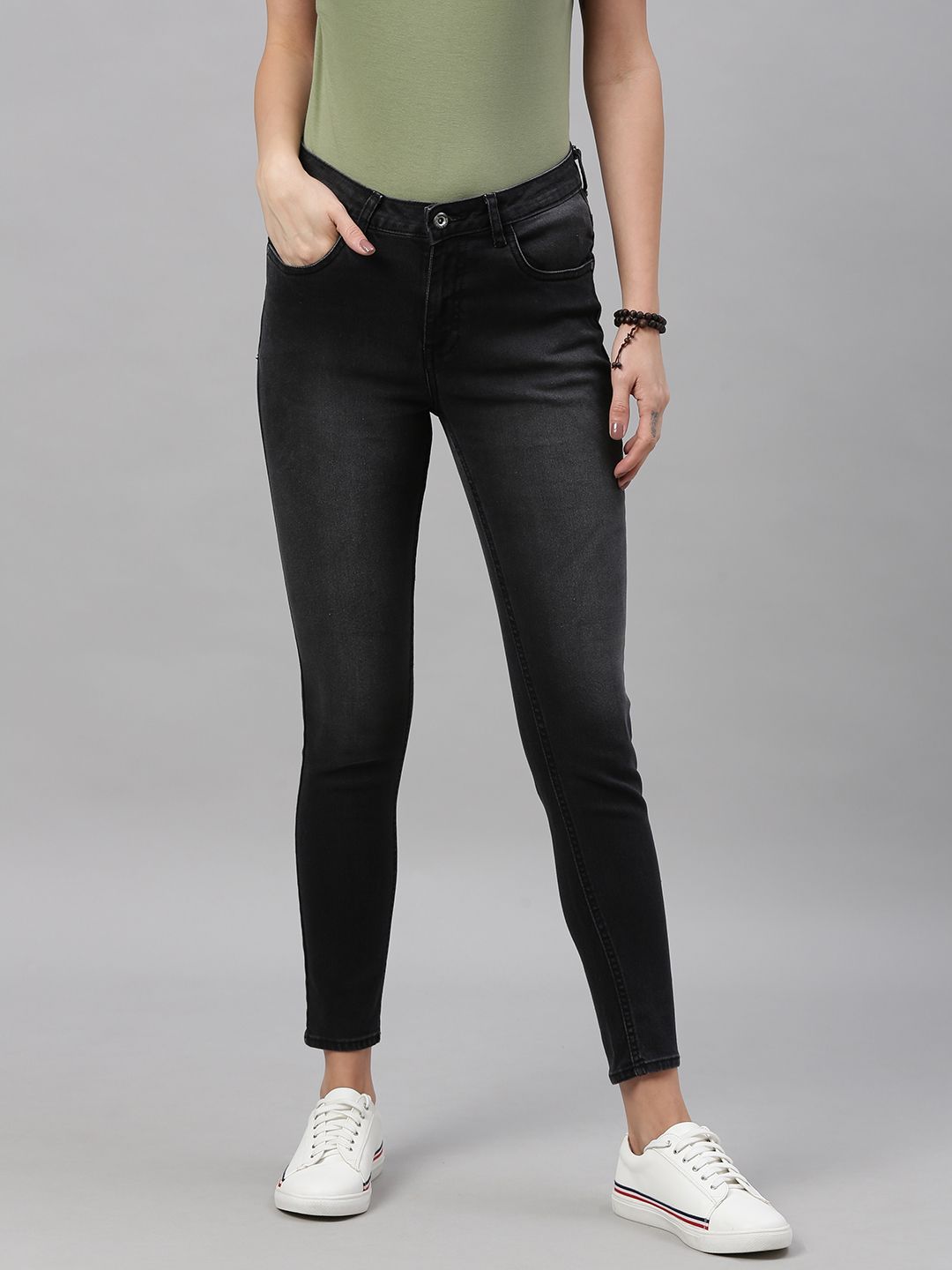 Roadster Women Black Super Skinny Fit Mid-Rise Clean Look Stretchable Jeans Price in India