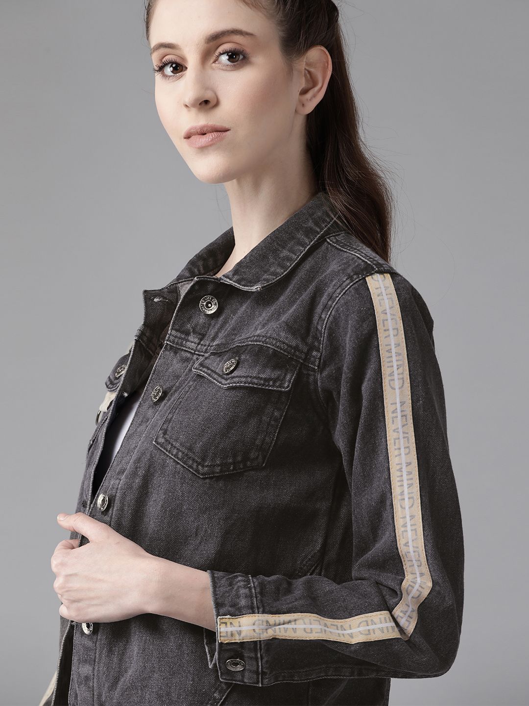 Roadster Women Charcoal Grey Pure Cotton Solid Denim Jacket Price in India