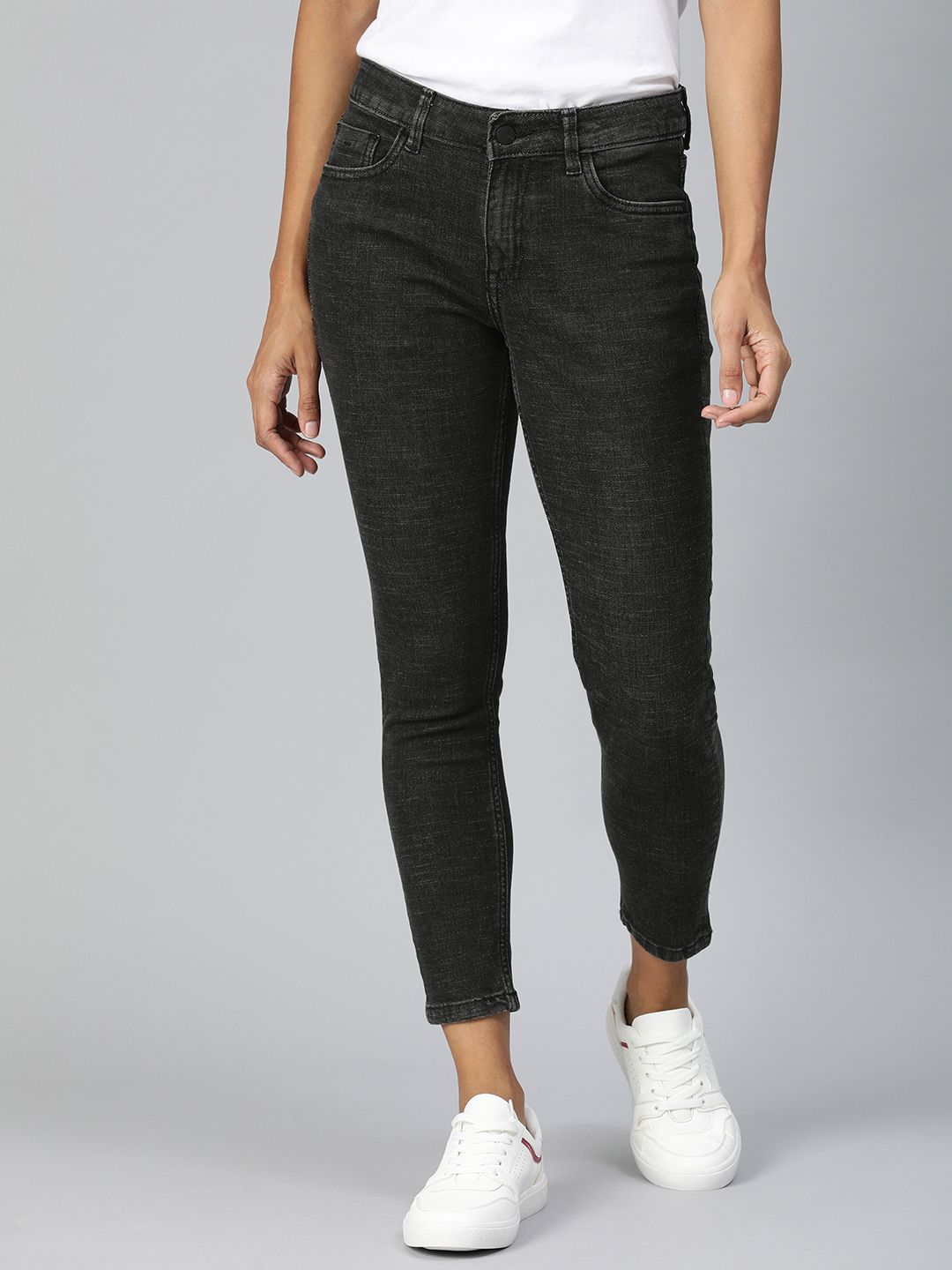 Mast & Harbour Women Black Skinny Fit Mid-Rise Clean Look Stretchable Cropped Jeans Price in India