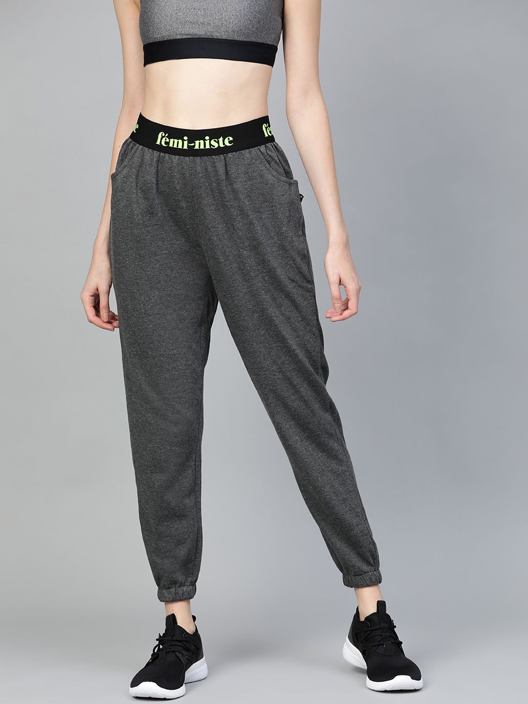 Hubberholme Women Charcoal Grey Slim Fit Solid Joggers Price in India
