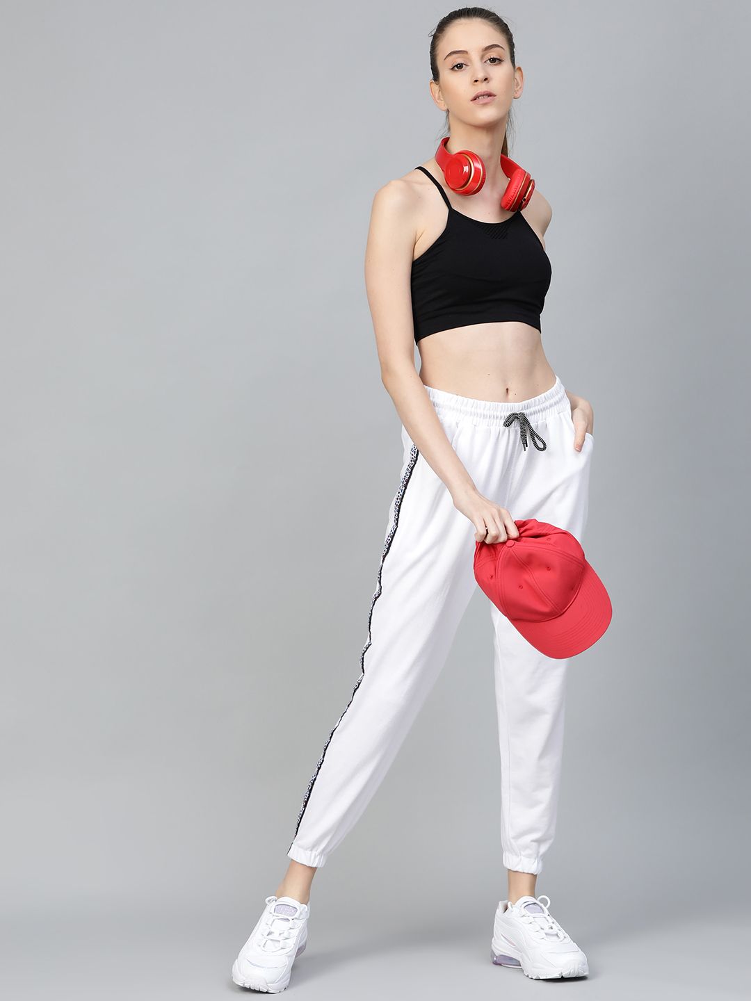 Hubberholme Women White Slim Fit Solid Joggers Price in India