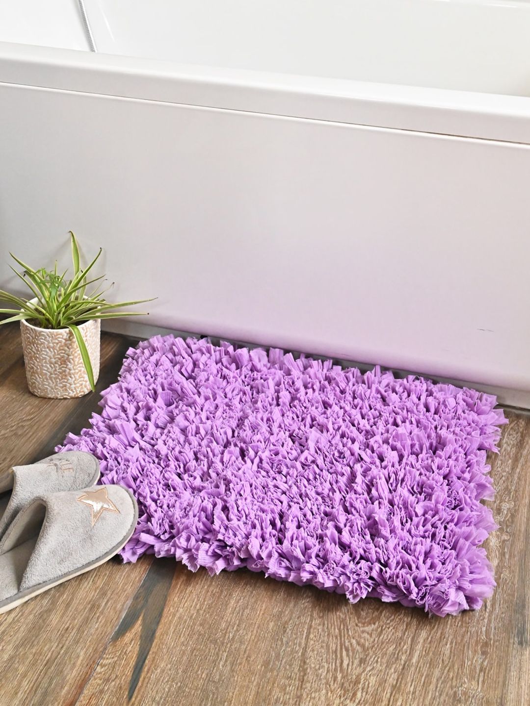AVI Living Purple Ruffled Bath Mat Price in India
