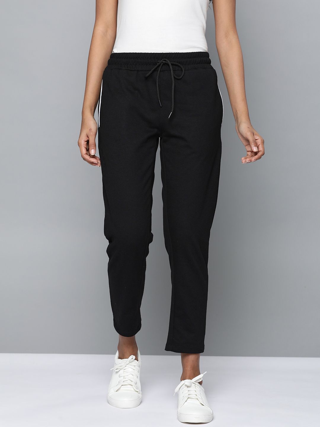 Harvard Women Black Straight Fit Cropped Track Pants Price in India