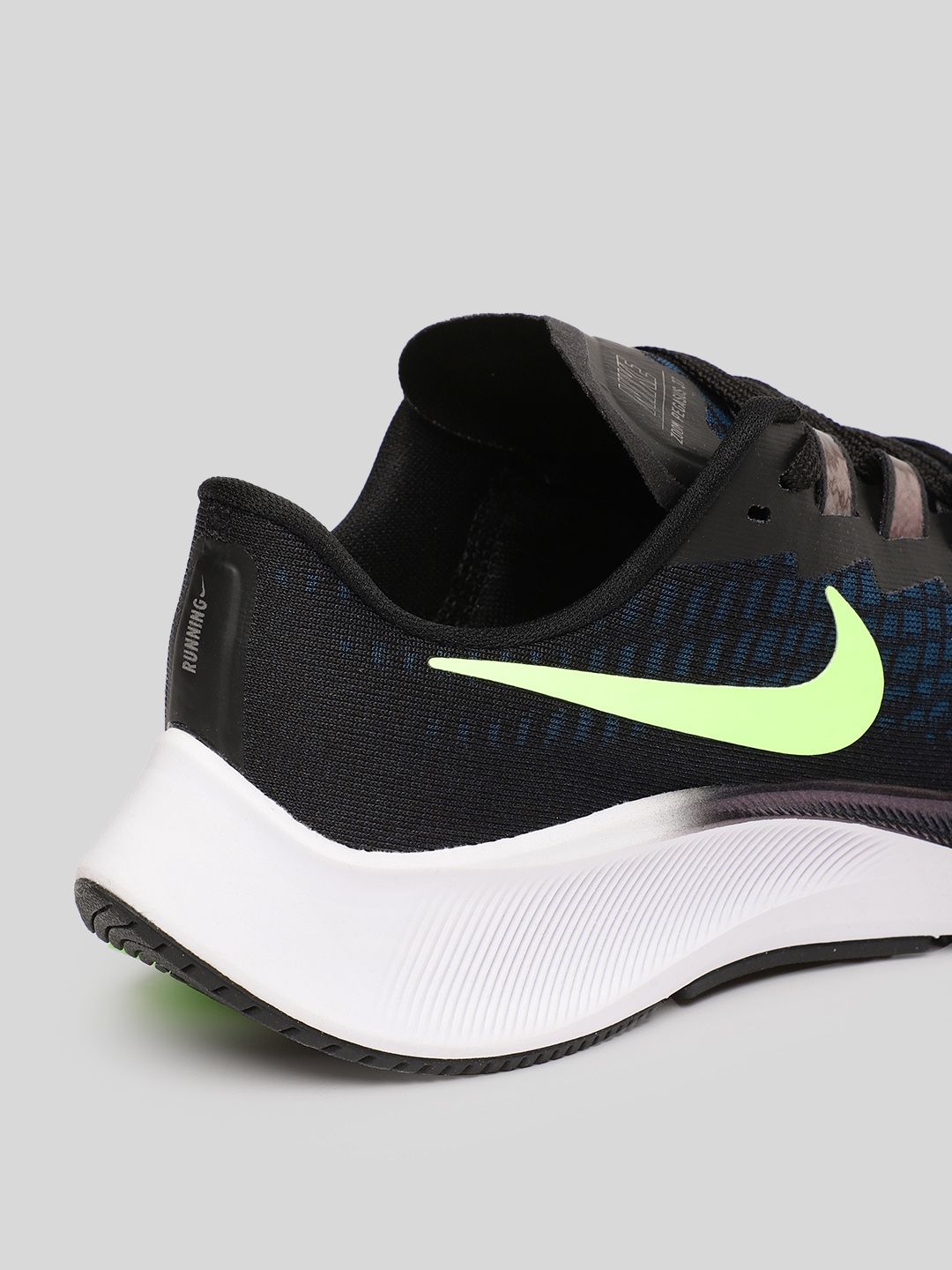 nike air zoom pegasus 37 youth
