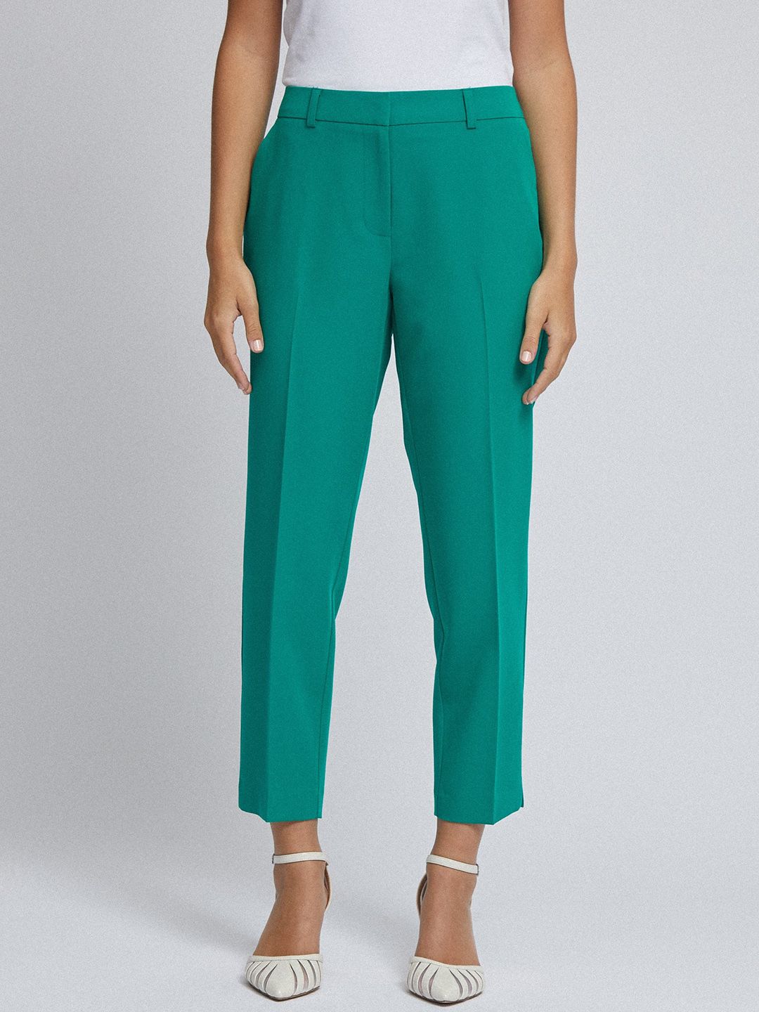 DOROTHY PERKINS Women Green Petite Solid Cropped Regular Trousers