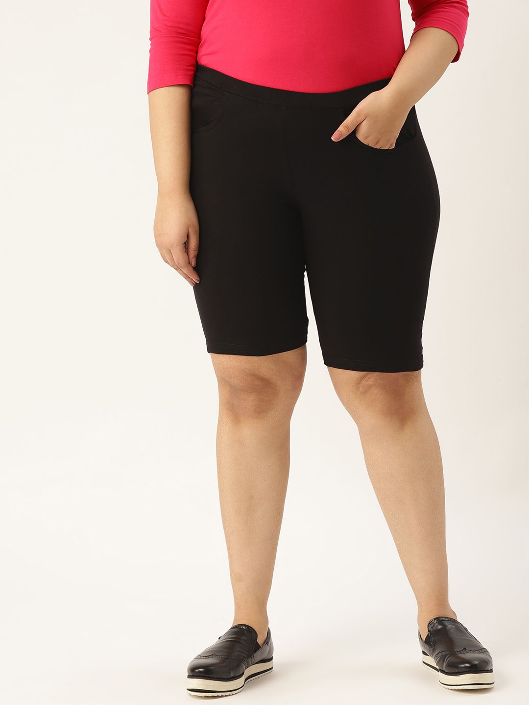 Revolution Women Black Solid Slim Fit Cycling Shorts