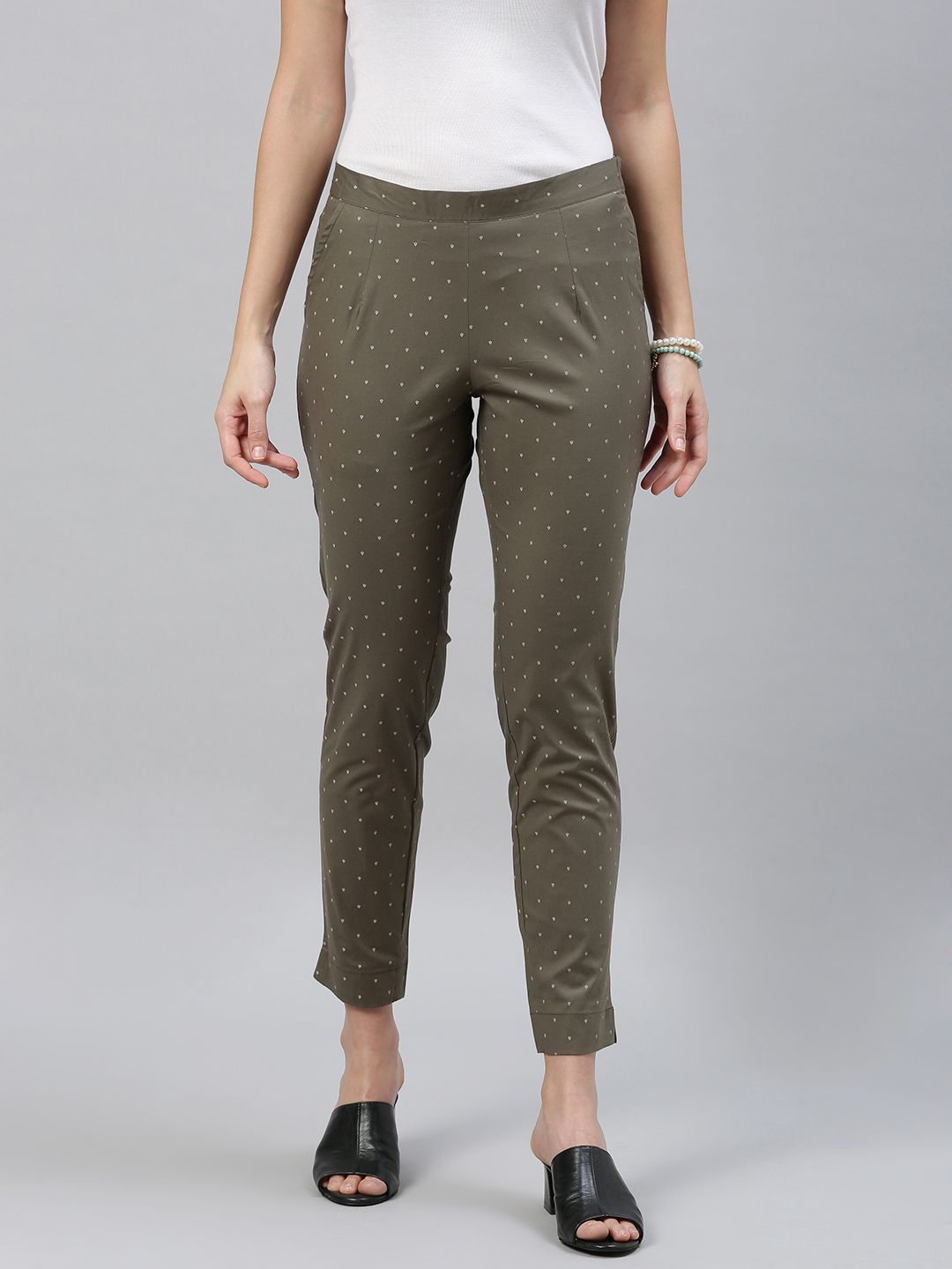 ETIQUETTE Women Green & Off-White Slim Fit Printed Cropped Cigarette Trousers