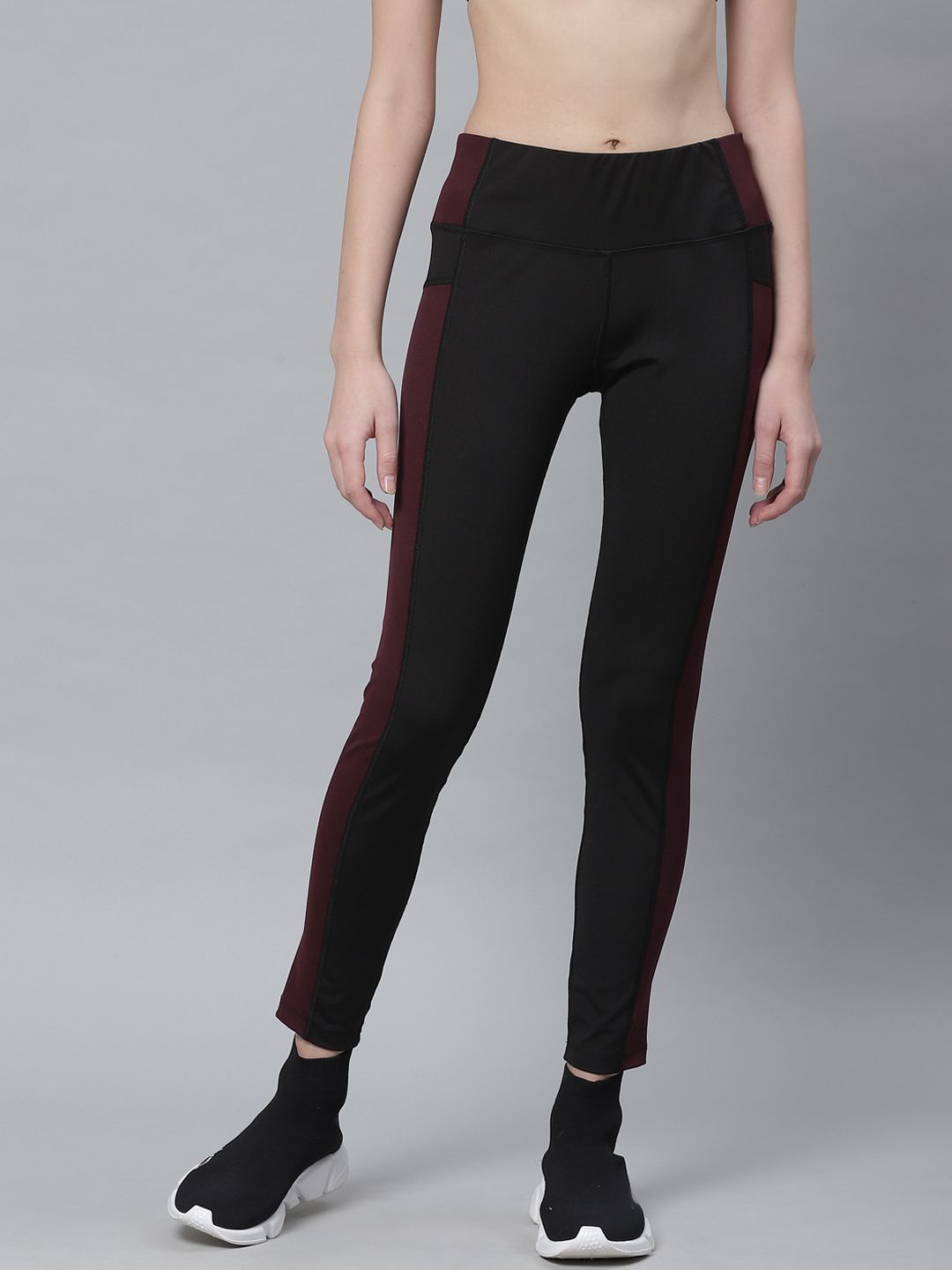 Chkokko Women Black Solid Gym Tights Price in India