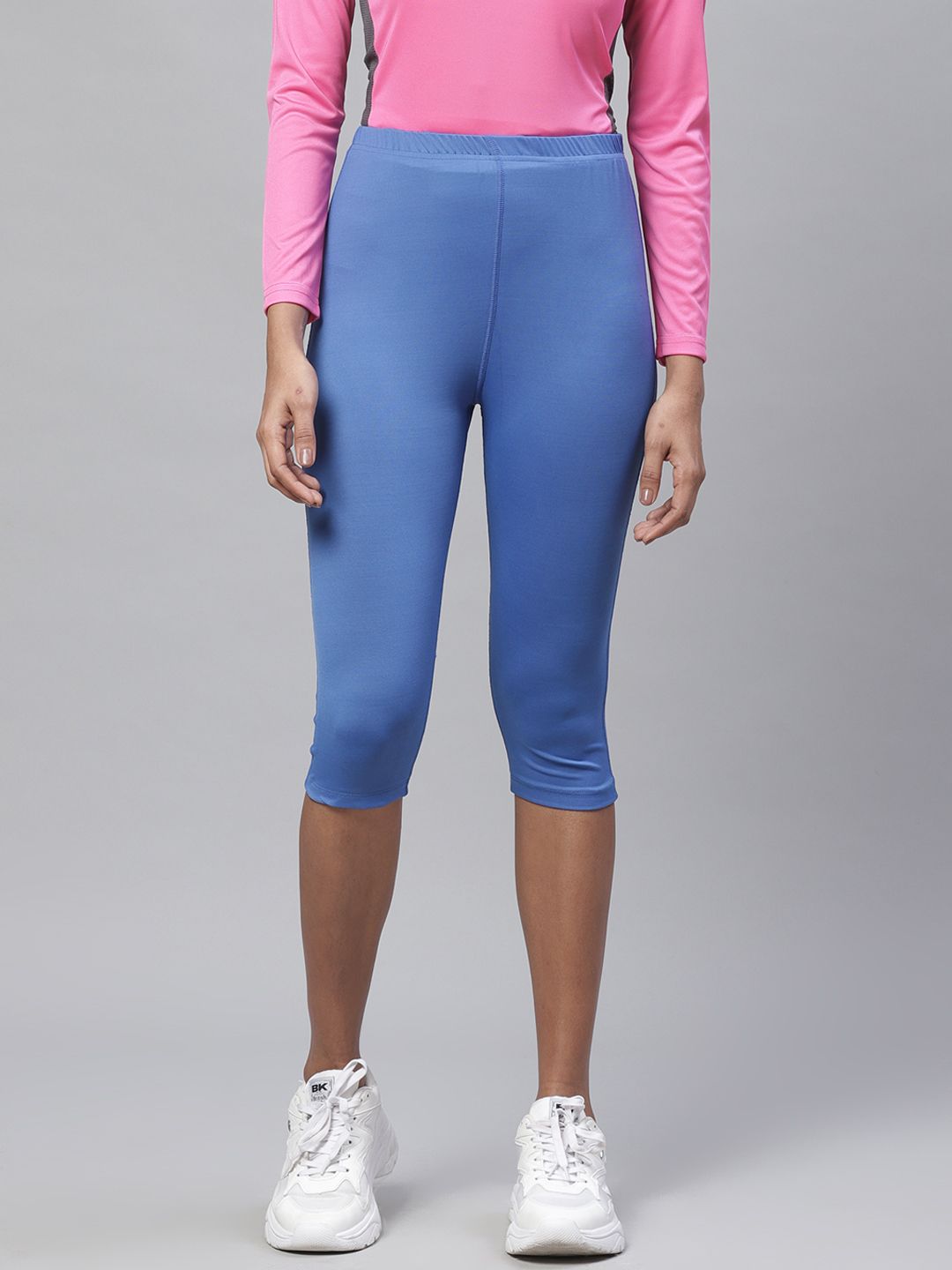 Chkokko Women Blue Solid 3/4th Yoga Tights Price in India