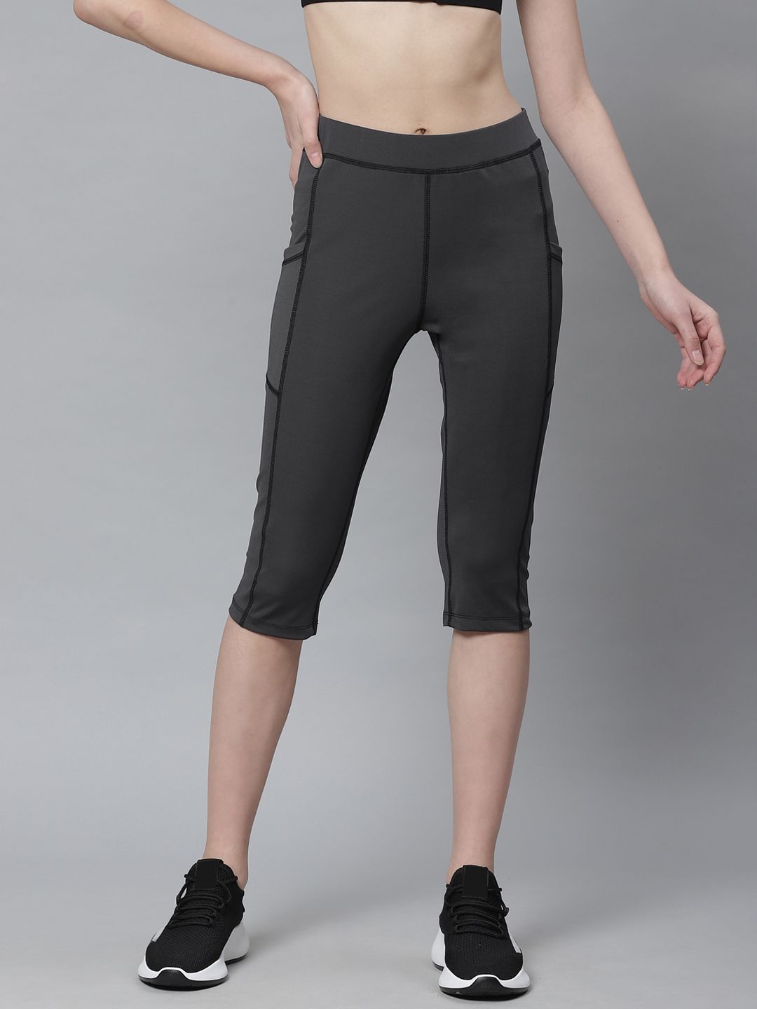 Chkokko Women Charcoal Grey Slim Fit Solid Three-Fourth Yoga Tights Price in India