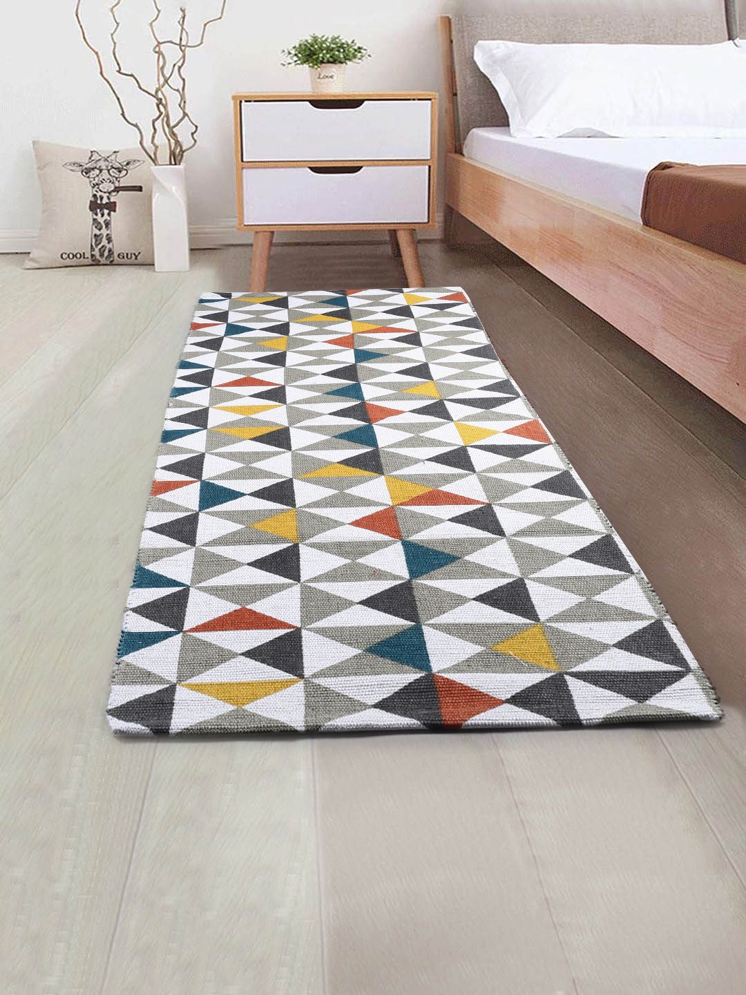 Saral Home Grey & Pink Geometric Floor Runner Price in India