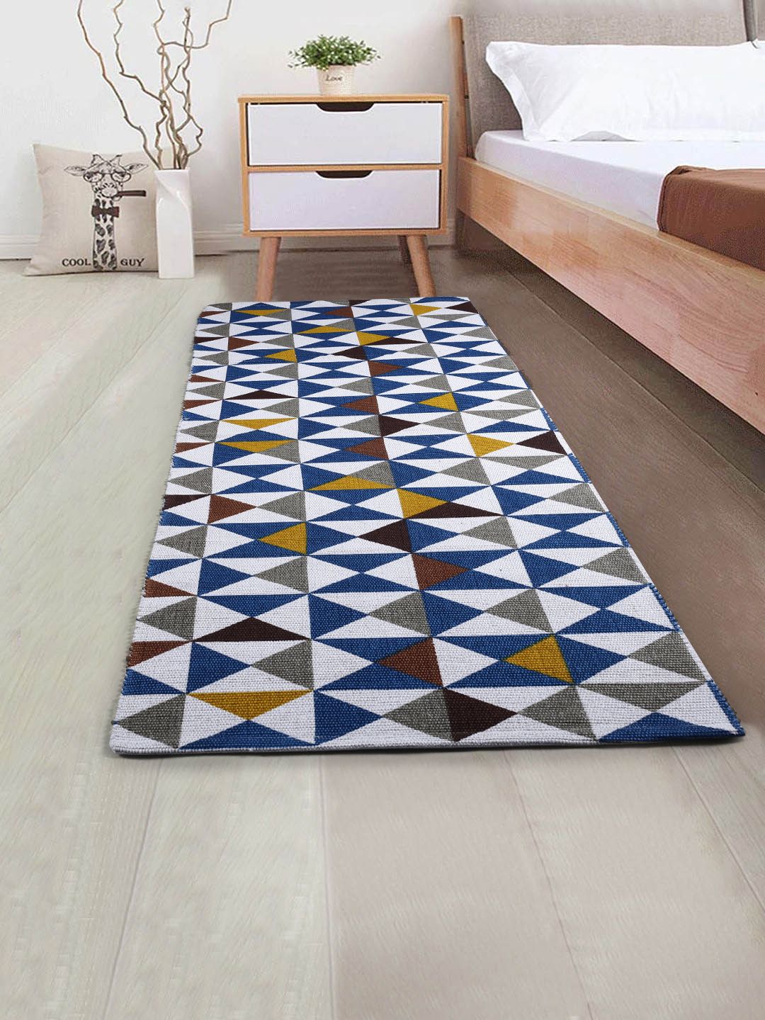 Saral Home Unisex Turquoise Blue & White Geometric Floor Runner Price in India