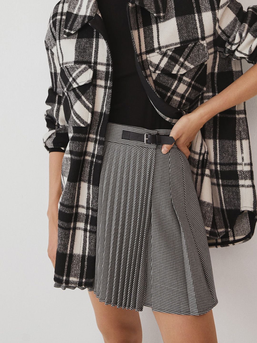 MANGO Women White & Black Checked Accordion Pleated A-Line Skirt