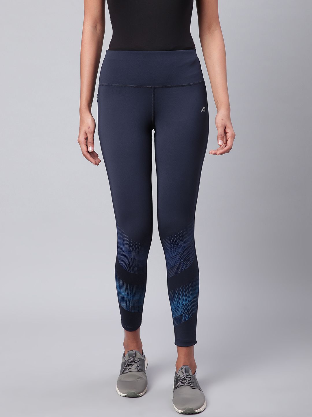 Alcis Women Navy Blue Solid Secure Fit Cropped Training Tights Price in India