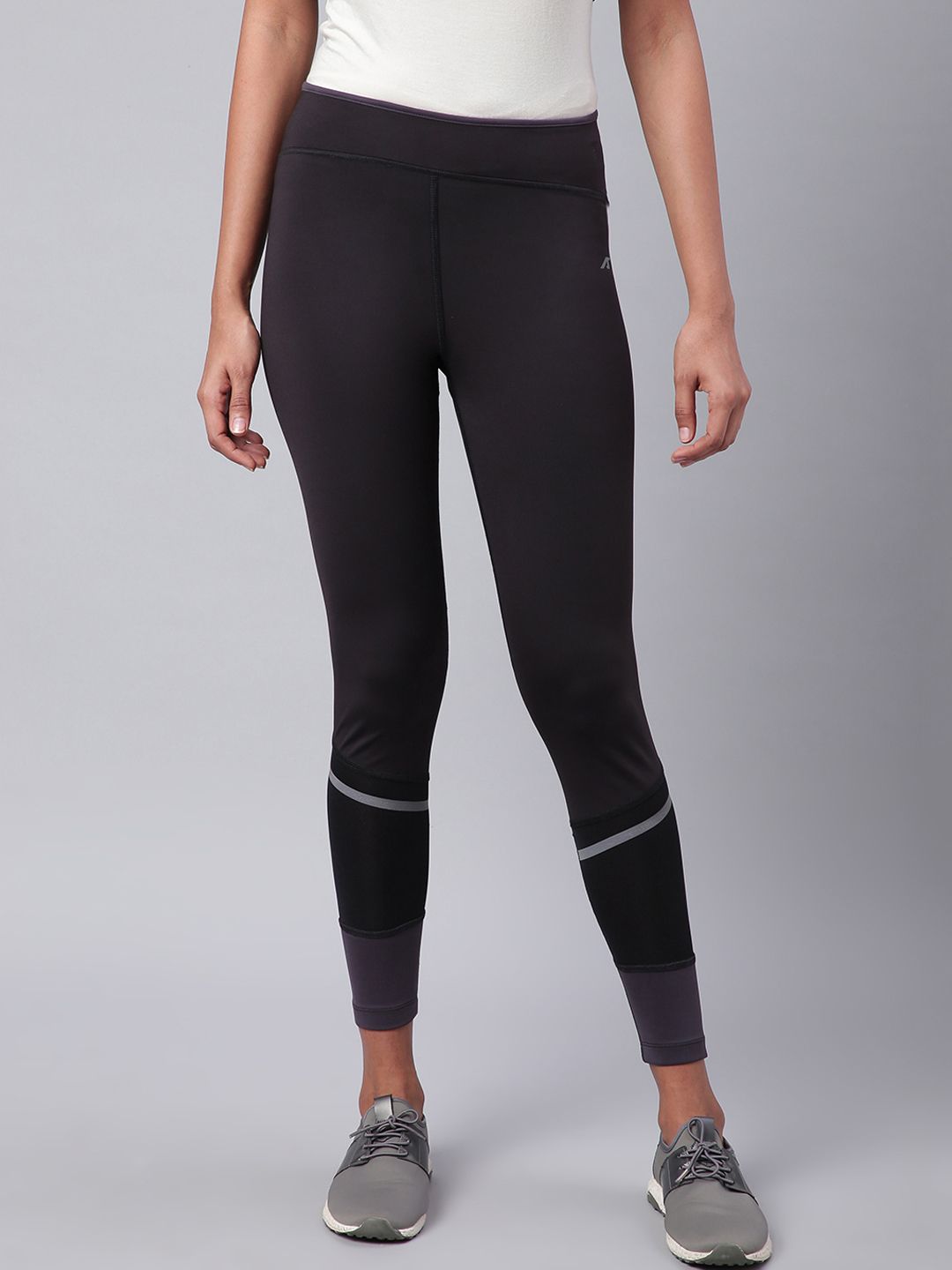 Alcis Women Black Rapid Dry Solid Cropped Training Tights Price in India