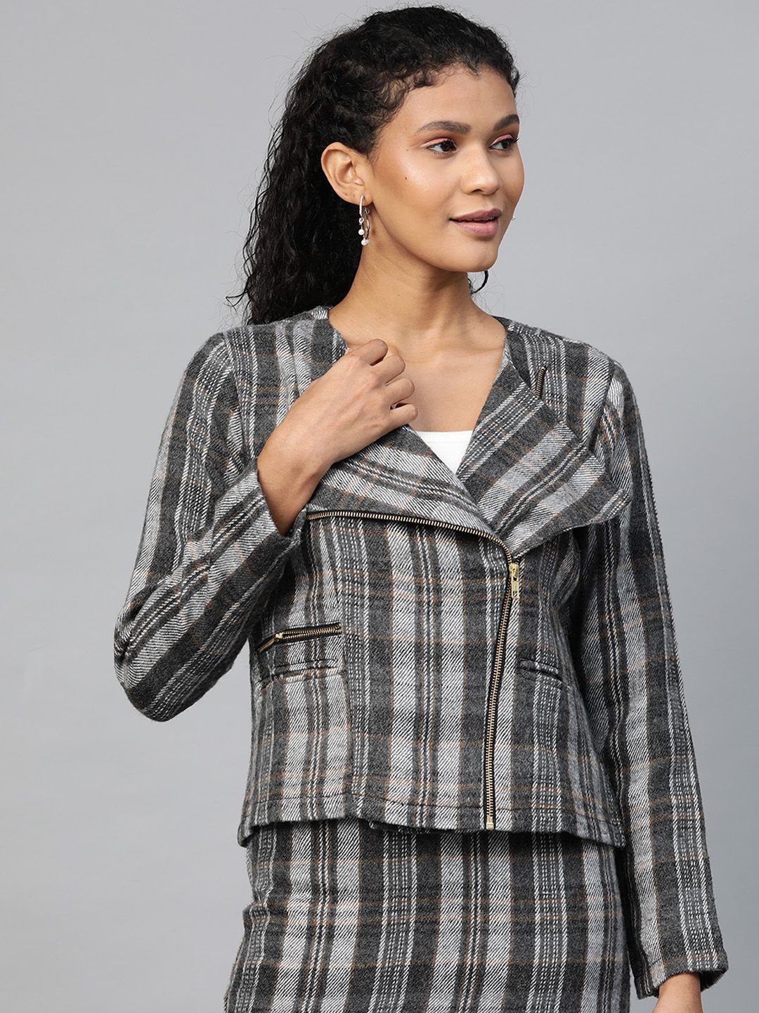 SASSAFRAS Women Grey & White Self Checked Tailored Jacket Price in India