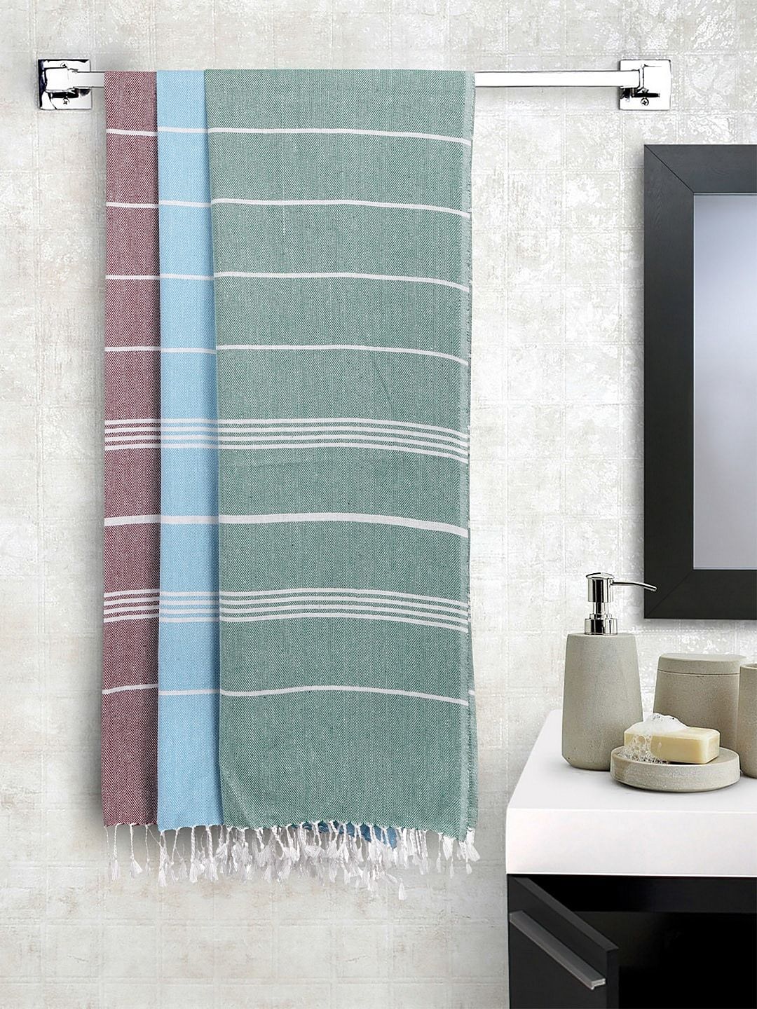 KLOTTHE Unisex Set of 3 Striped 210 GSM Bath Towels Price in India
