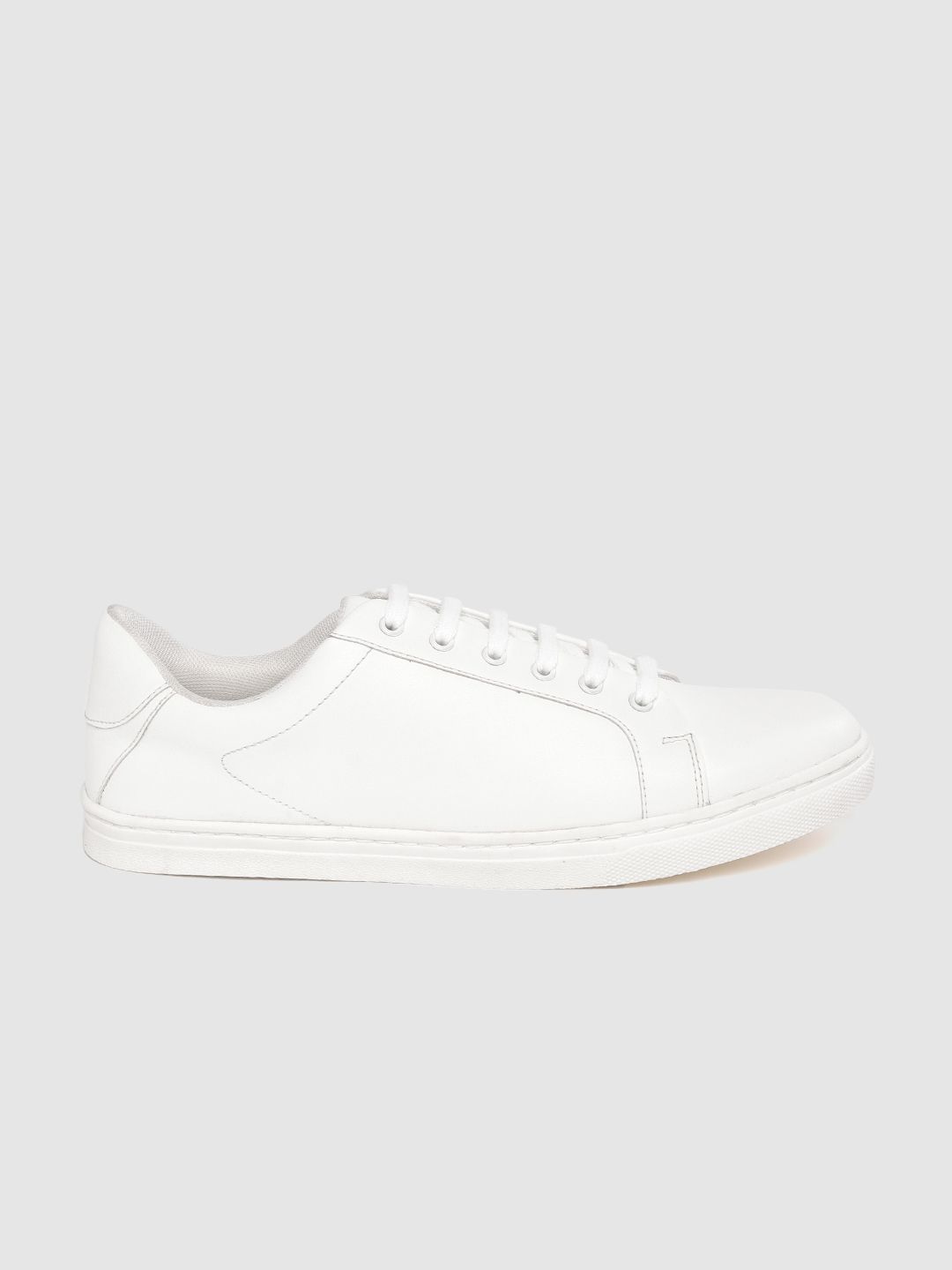 INVICTUS Men White Solid Sneakers