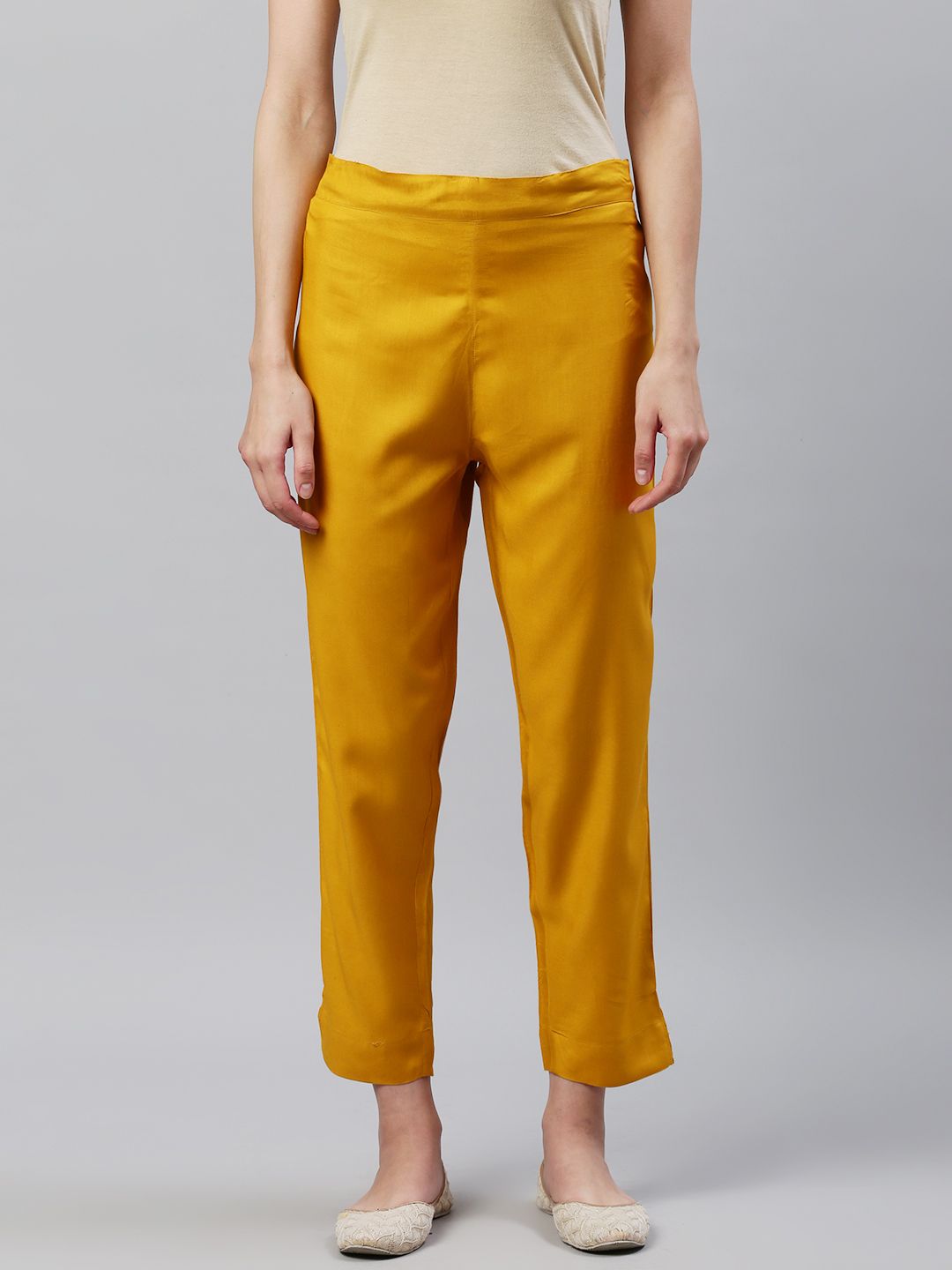KSUT Women Mustard Yellow Regular Fit Solid Cropped Trousers
