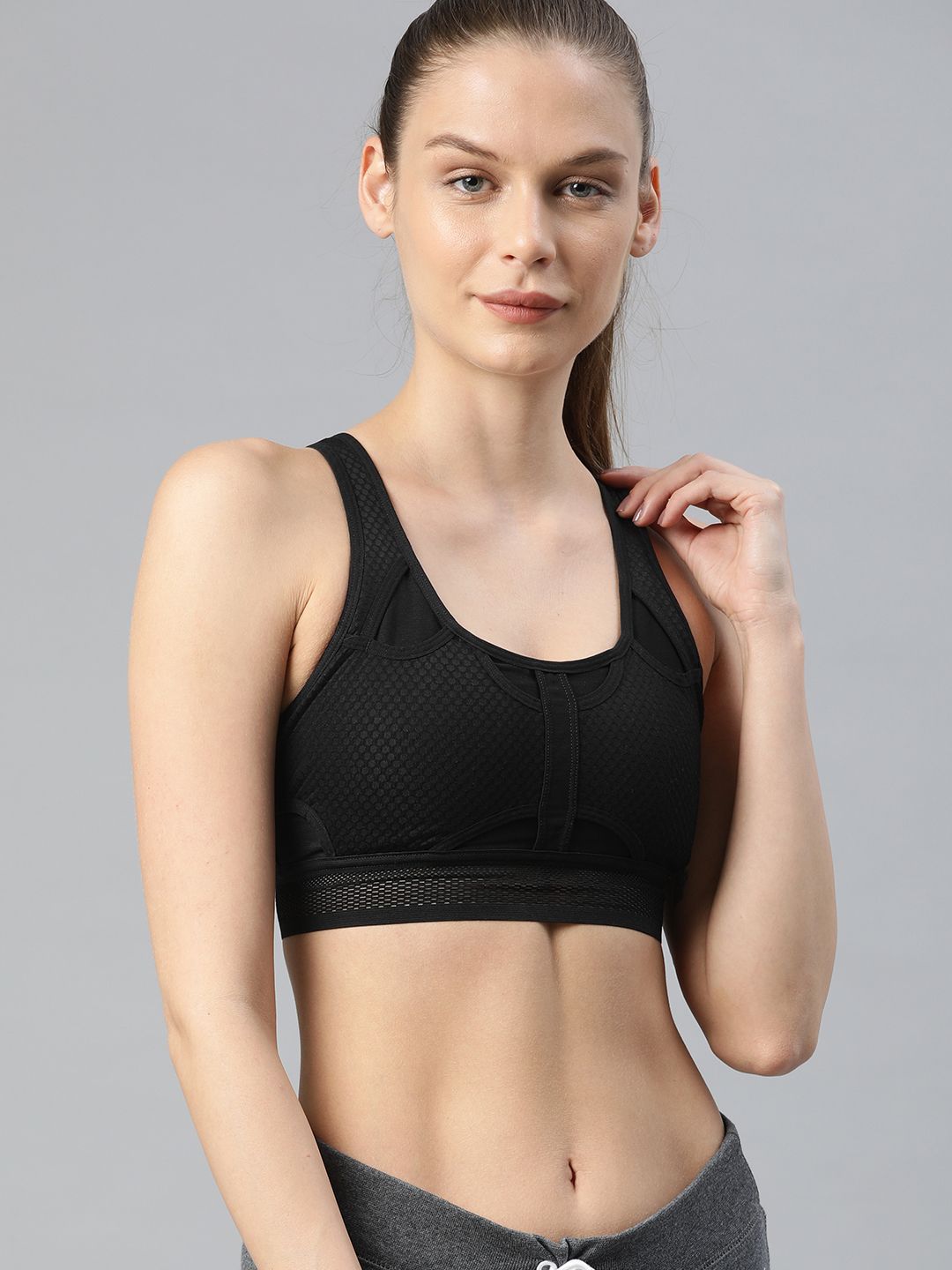Nike Black Solid Non-Wired Lightly Padded Sports Bra Price in India