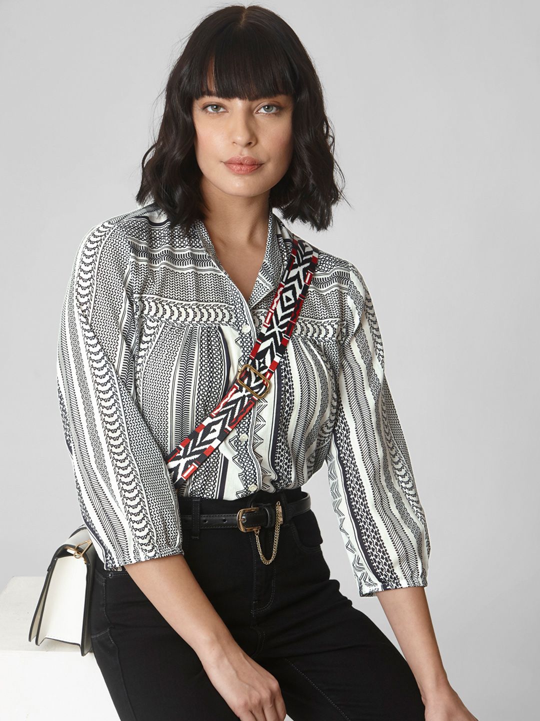 Vero Moda Women White & Black Regular Fit Printed Casual Shirt